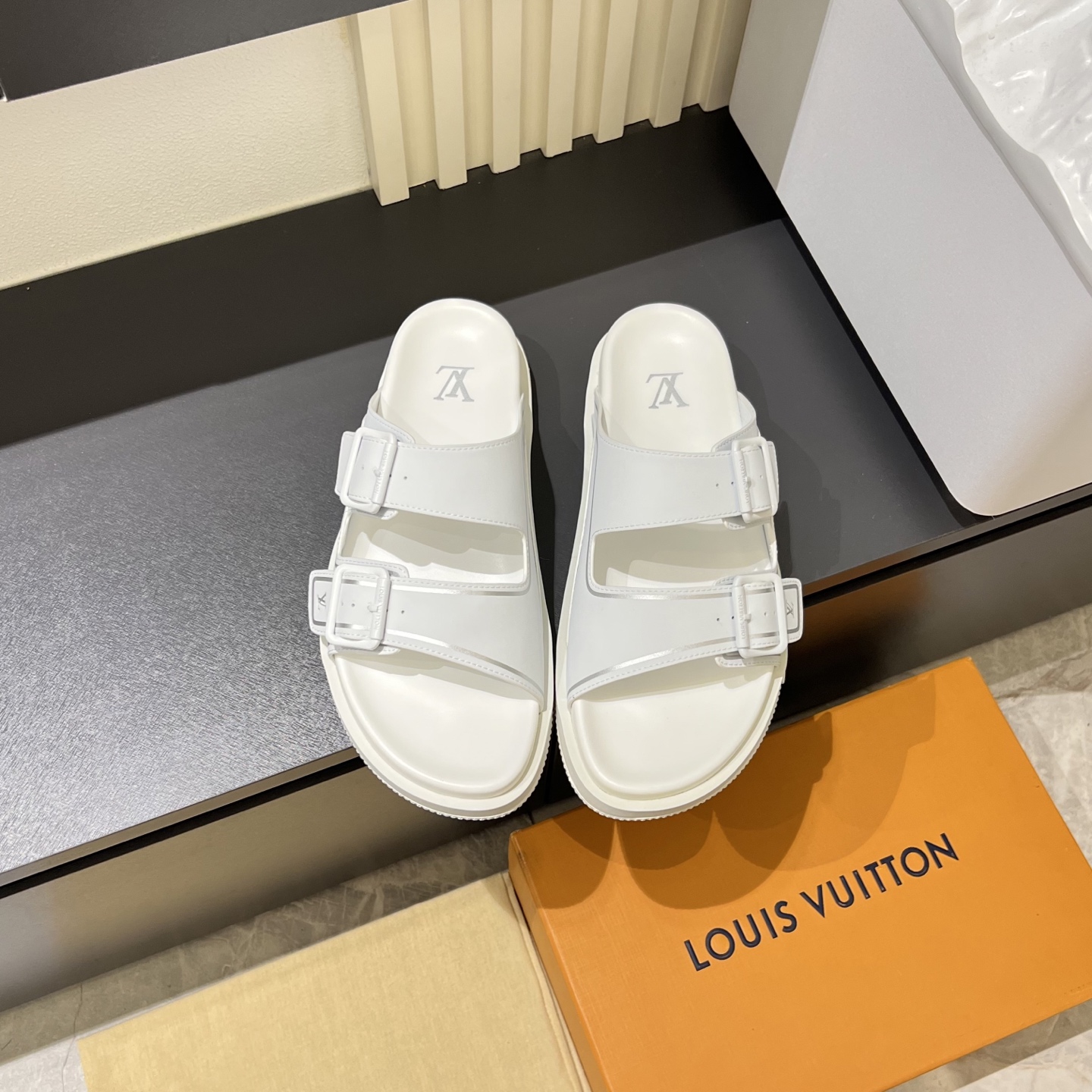 Cheap Louis Vuitton Slippers For Men in 233721, $60 USD- [IB233721] - Replica Louis Vuitton Slippers For Men