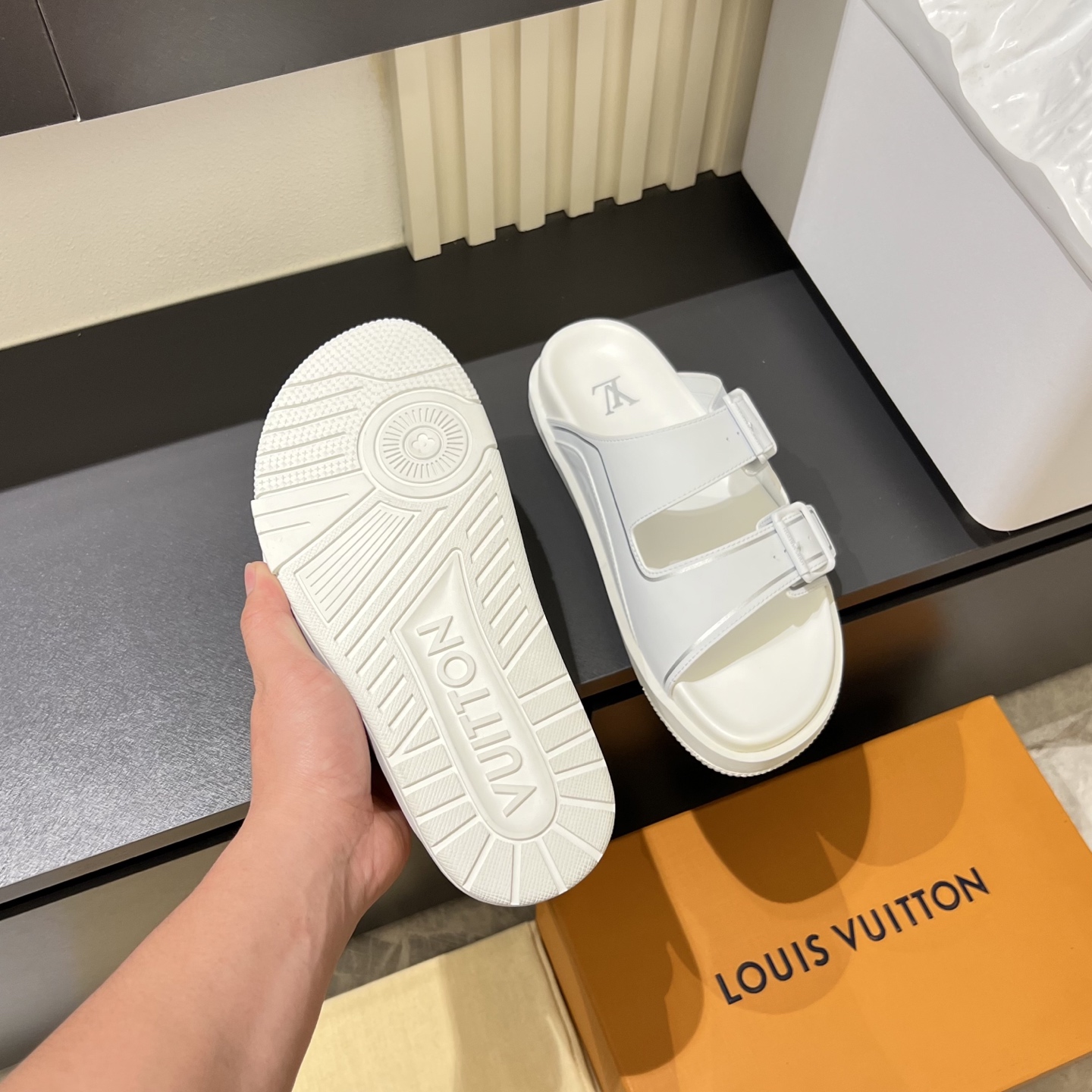 Cheap Louis Vuitton Slippers For Men in 233721, $60 USD- [IB233721] - Replica Louis Vuitton Slippers For Men