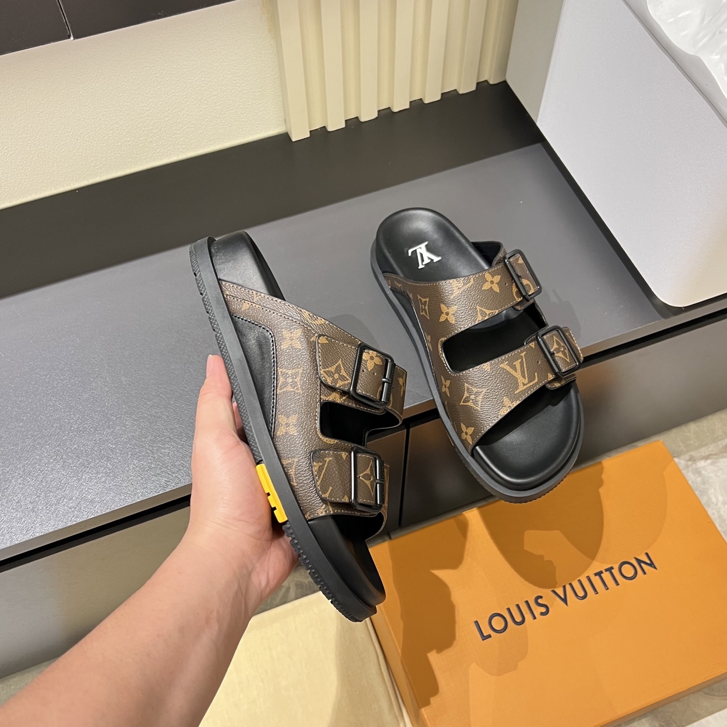 Cheap Louis Vuitton Slippers For Men in 233722, $60 USD- [IB233722] - Replica Louis Vuitton Slippers For Men