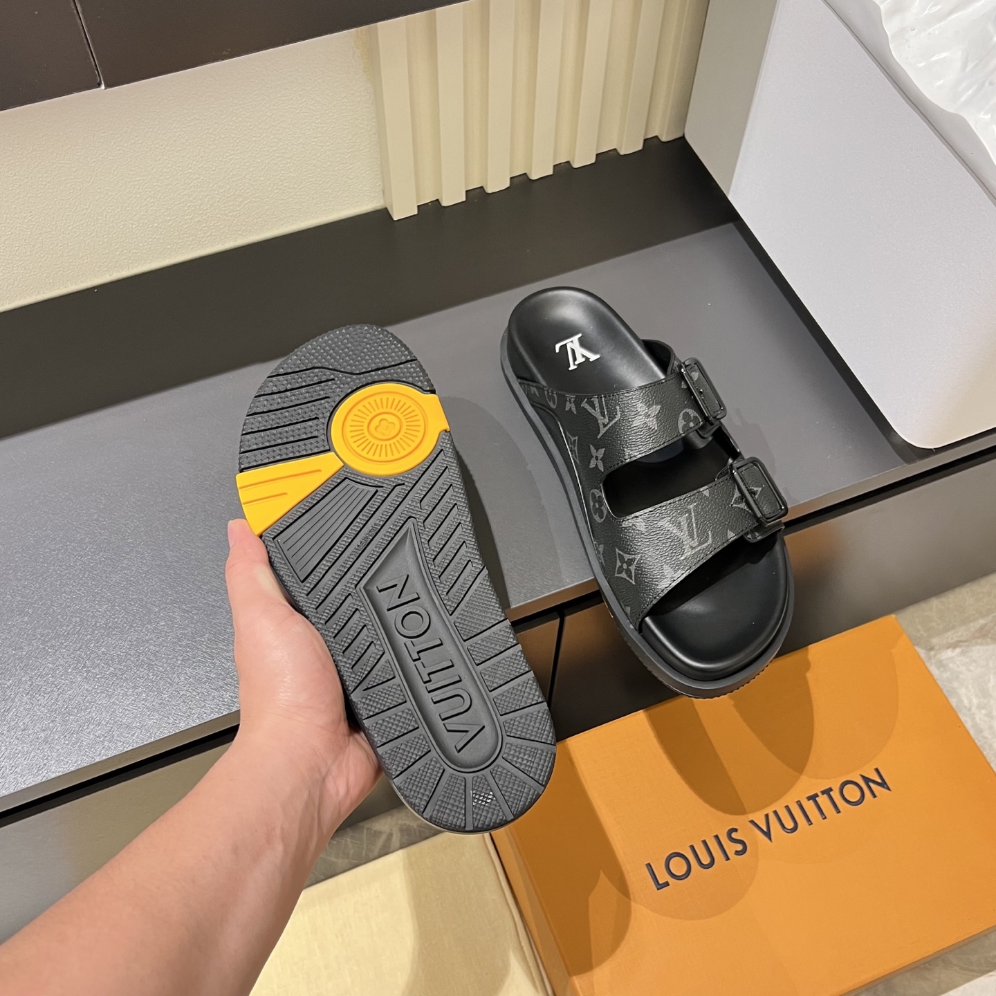Cheap Louis Vuitton Slippers For Men in 233723, $60 USD- [IB233723] - Replica Louis Vuitton Slippers For Men