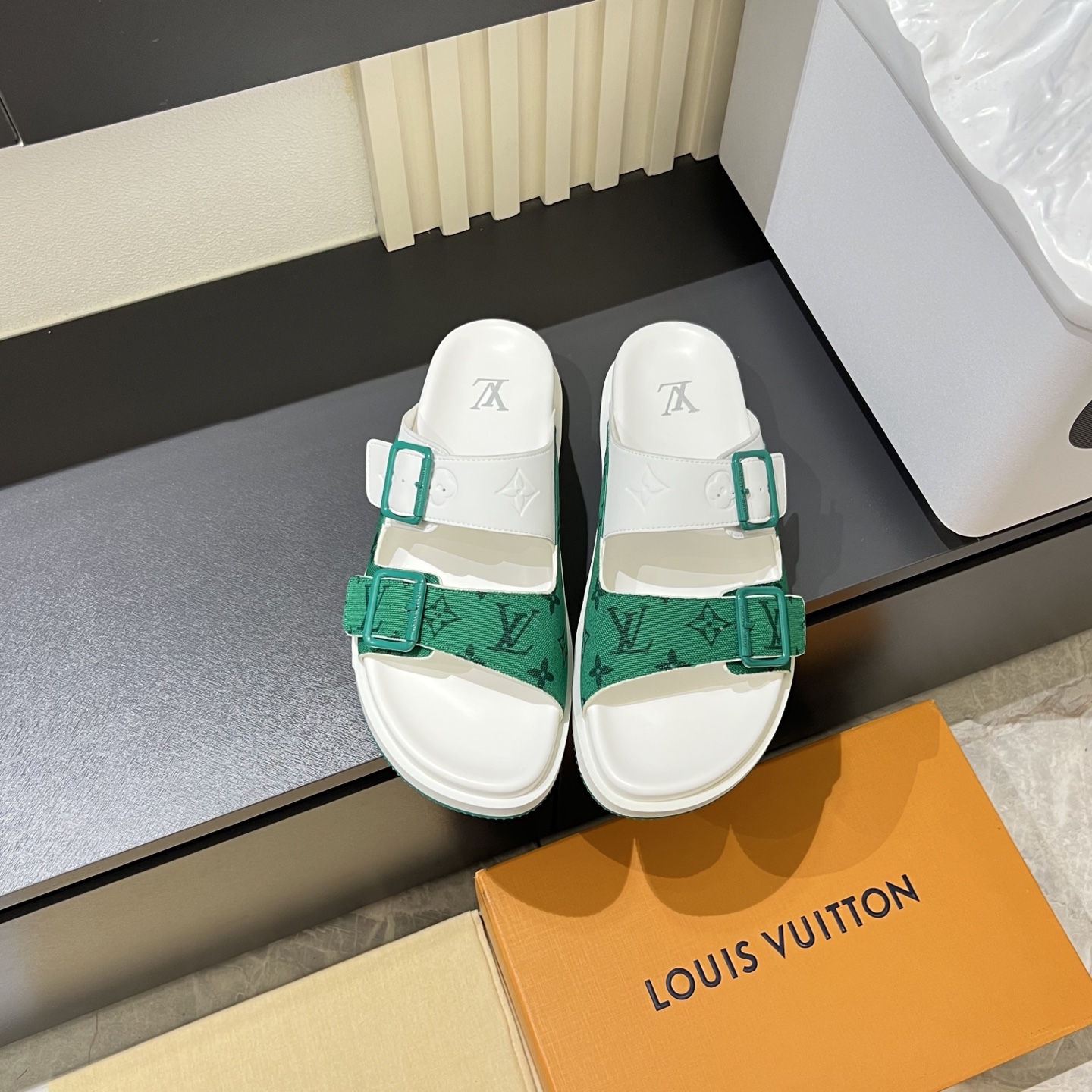 Cheap Louis Vuitton Slippers For Men in 233724, $60 USD- [IB233724] - Replica Louis Vuitton Slippers For Men