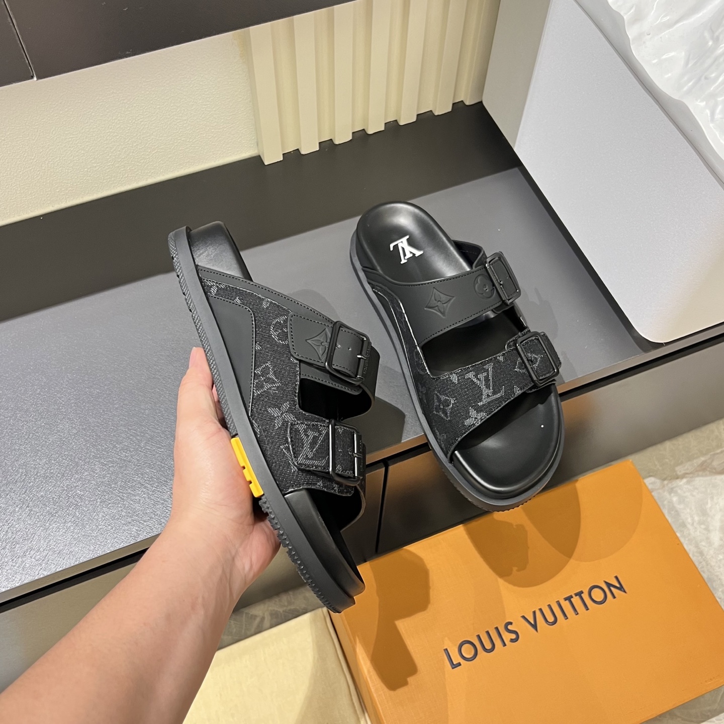 Cheap Louis Vuitton Slippers For Men in 233725, $60 USD- [IB233725] - Replica Louis Vuitton Slippers For Men