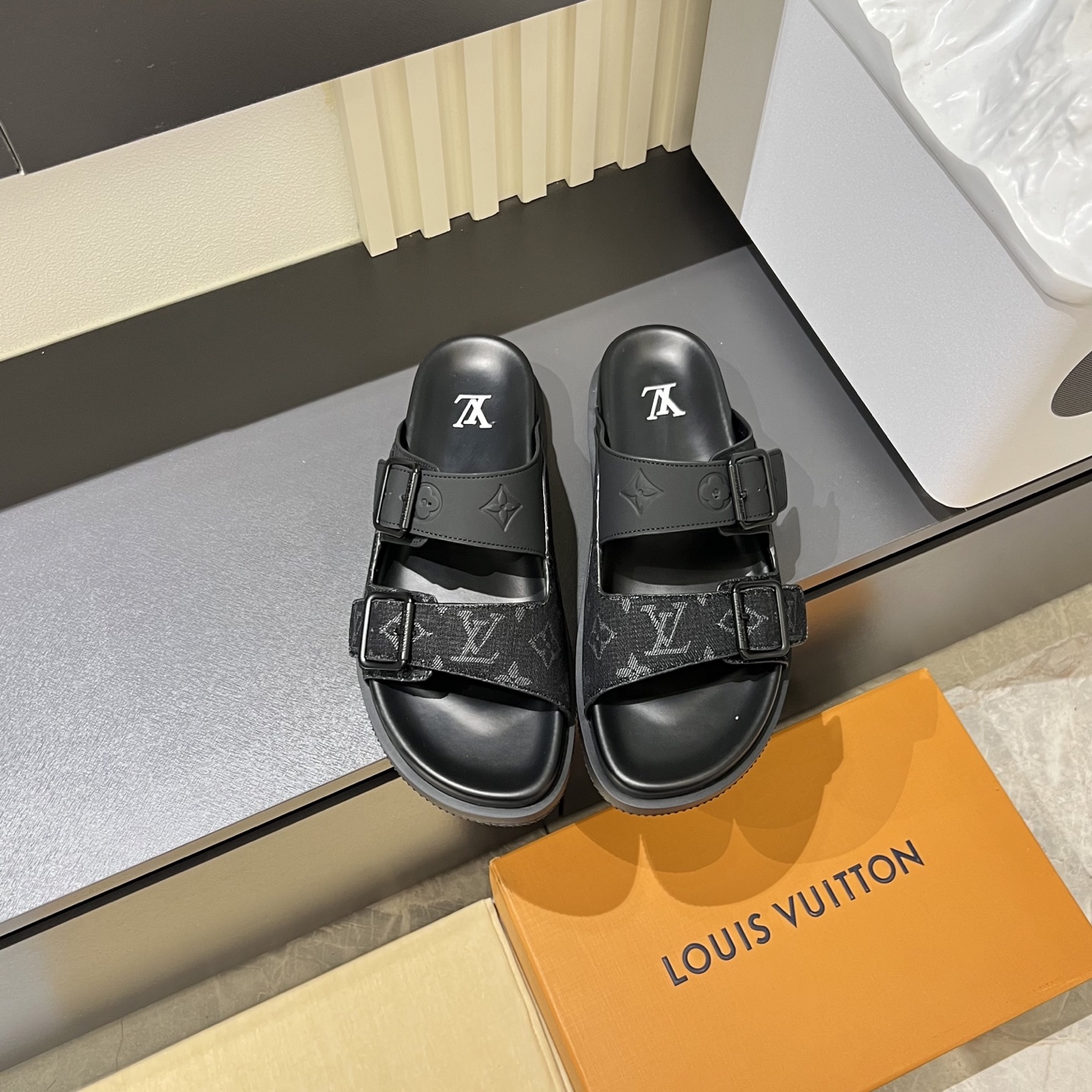 Cheap Louis Vuitton Slippers For Men in 233725, $60 USD- [IB233725] - Replica Louis Vuitton Slippers For Men
