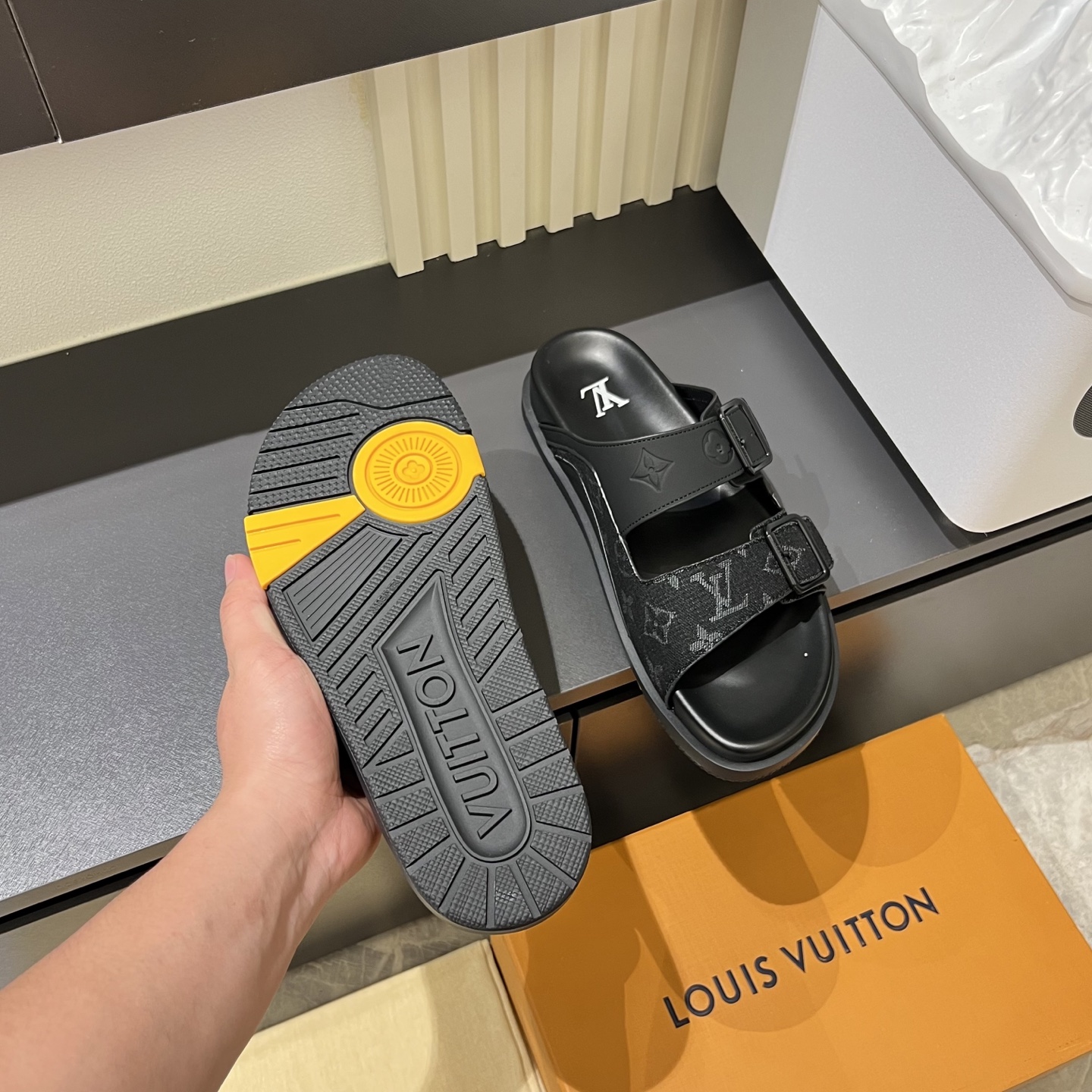 Cheap Louis Vuitton Slippers For Men in 233725, $60 USD- [IB233725] - Replica Louis Vuitton Slippers For Men
