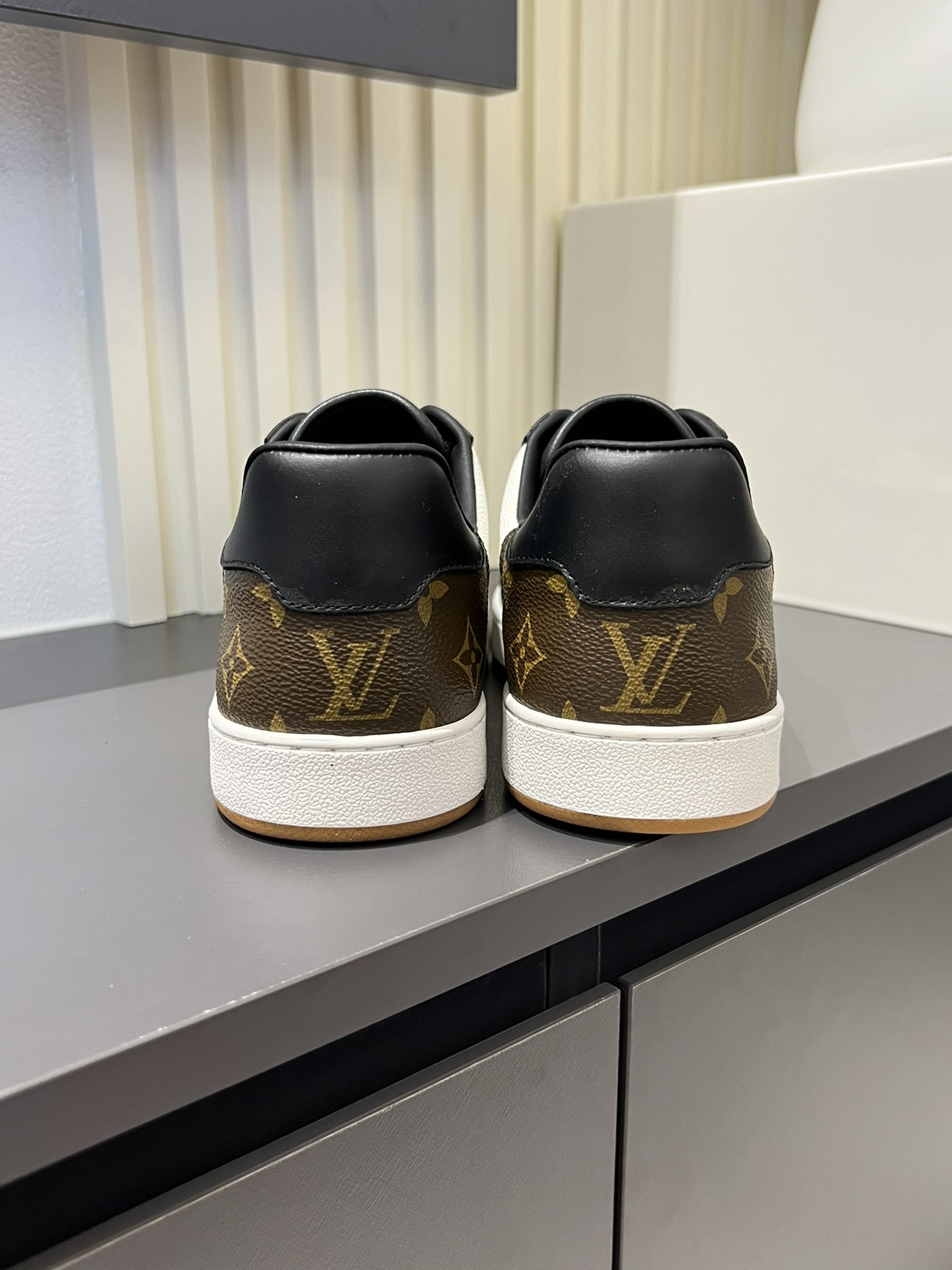 Cheap Louis Vuitton Sneakers For Men in 233762, $70 USD- [IB233762] - Replica Louis Vuitton Sneakers For Men