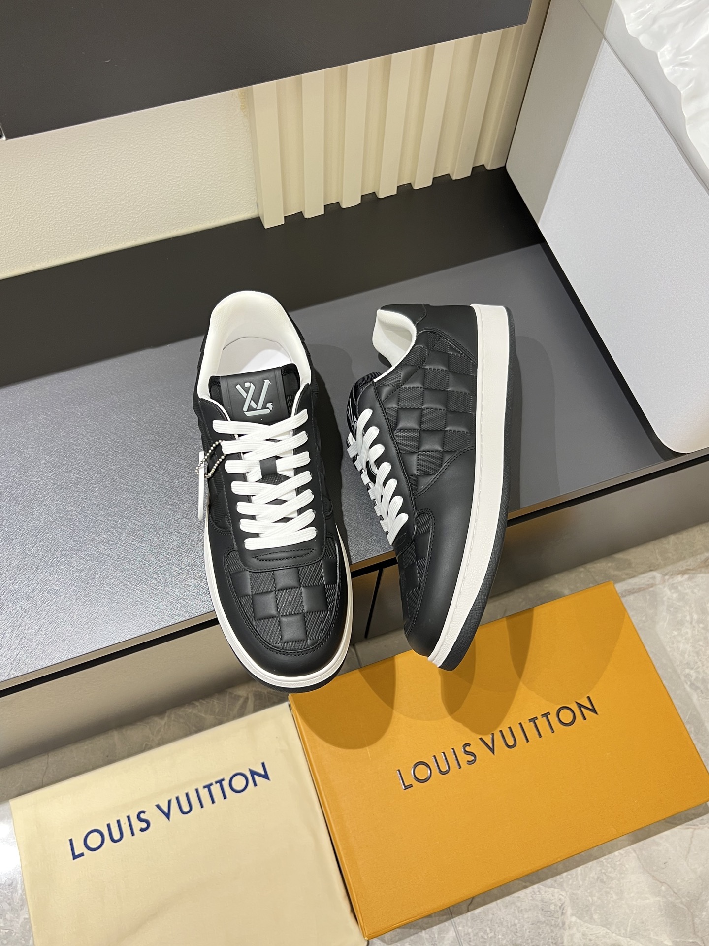 Cheap Louis Vuitton Sneakers For Men in 233770, $75 USD- [IB233770] - Replica Louis Vuitton Sneakers For Men