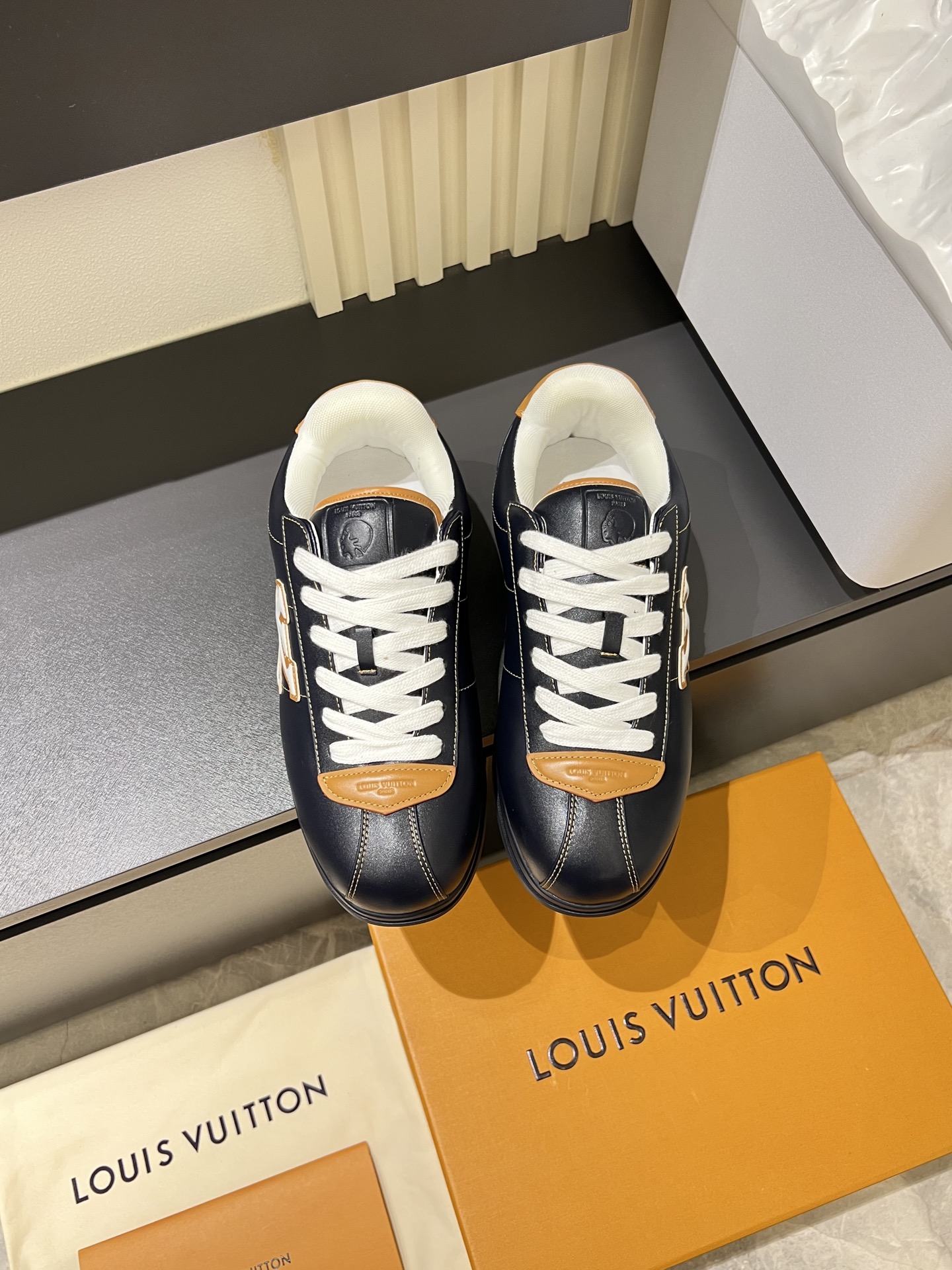 Cheap Louis Vuitton Sneakers For Men in 233806, $95 USD- [IB233806] - Replica Louis Vuitton Sneakers For Men