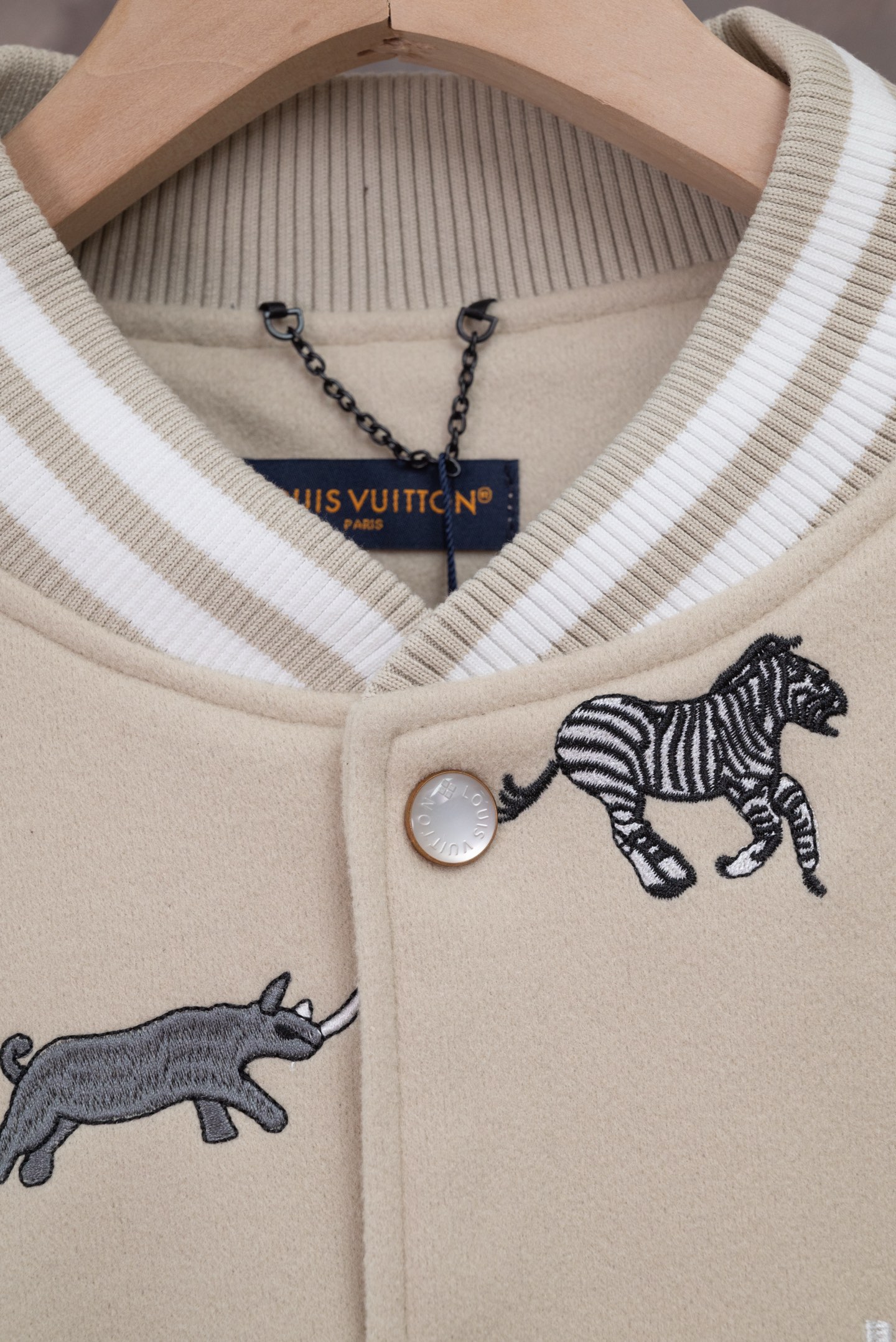 Cheap Louis Vuitton Thin Jackets For Men in 233871, $60 USD- [IB233871] - Replica Louis Vuitton Thin Jackets For Men