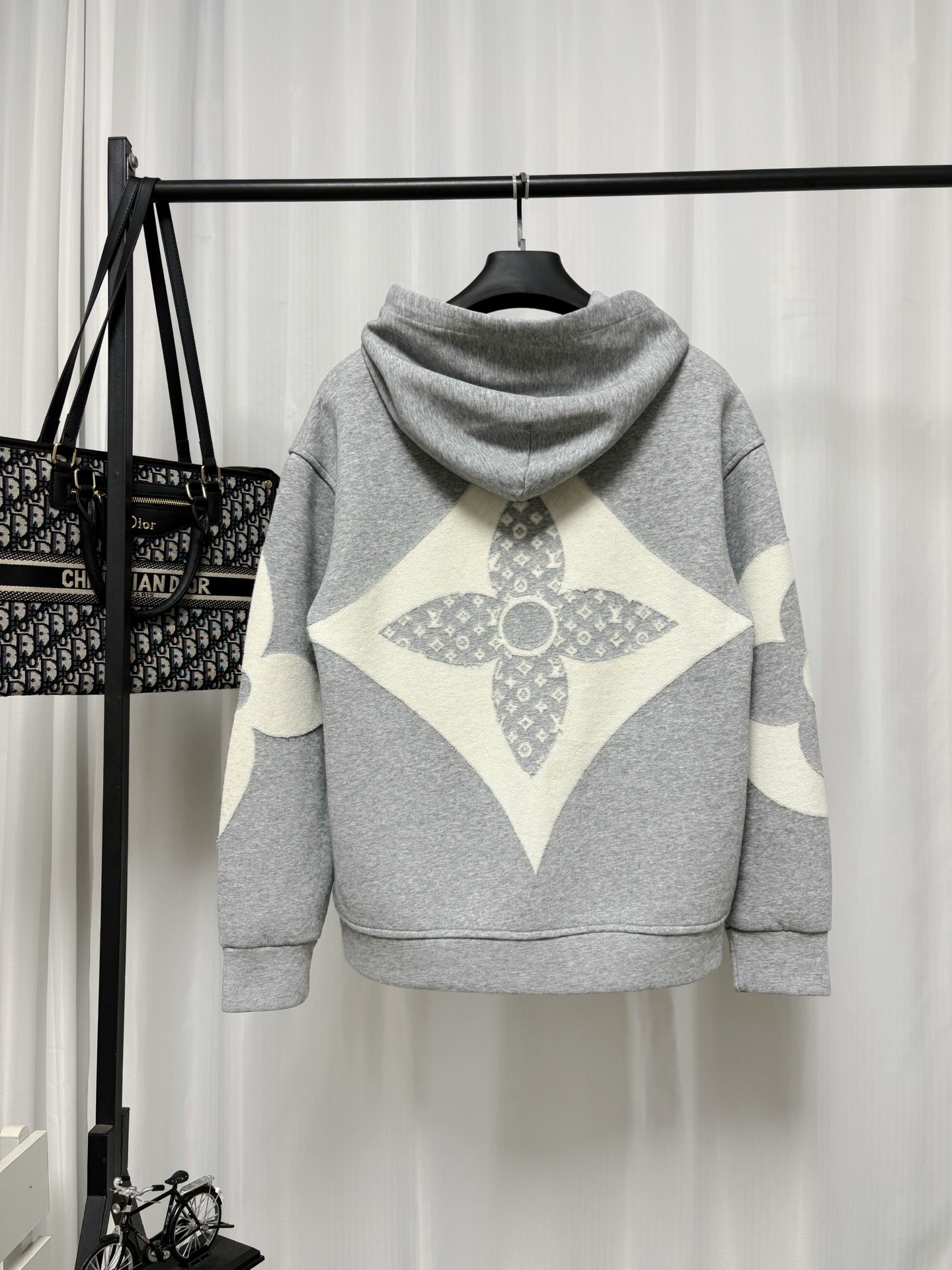 Cheap Louis Vuitton Thin Jackets For Men in 234040, $75 USD- [IB234040] - Replica Louis Vuitton Thin Jackets For Men