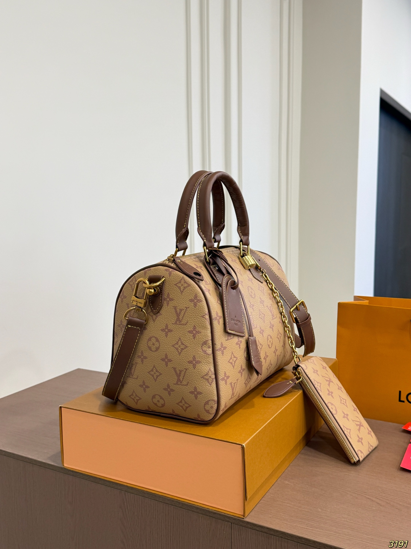 Cheap Louis Vuitton AAA Quality Handbags in 234083, $60 USD- [IB234083] - Replica Louis Vuitton AAA Quality Handbags