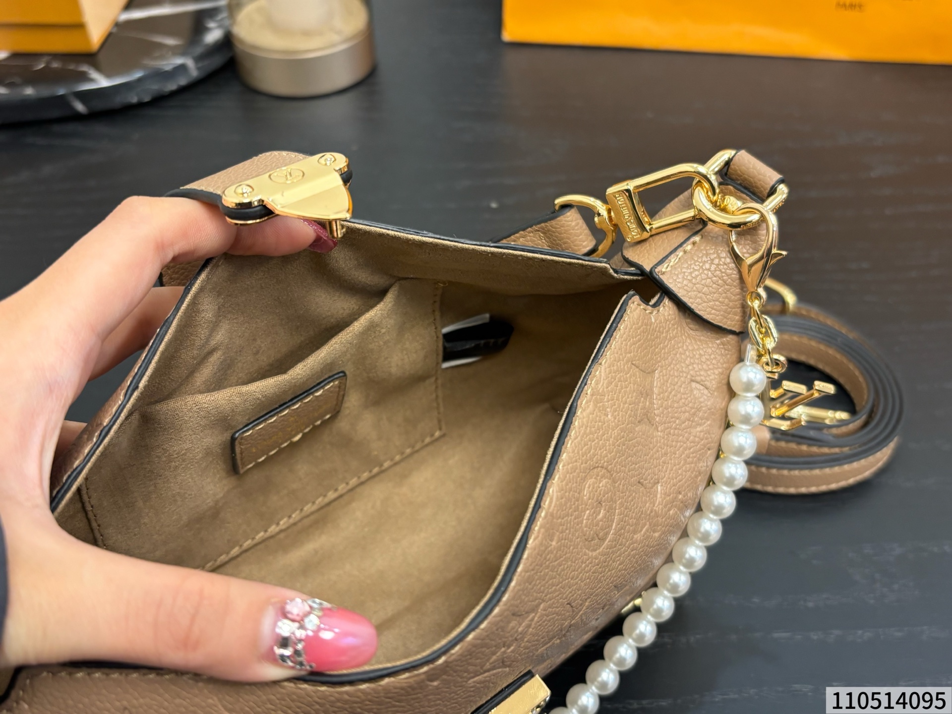 Cheap Louis Vuitton AAA Quality Handbags in 234084, $50 USD- [IB234084] - Replica Louis Vuitton AAA Quality Handbags