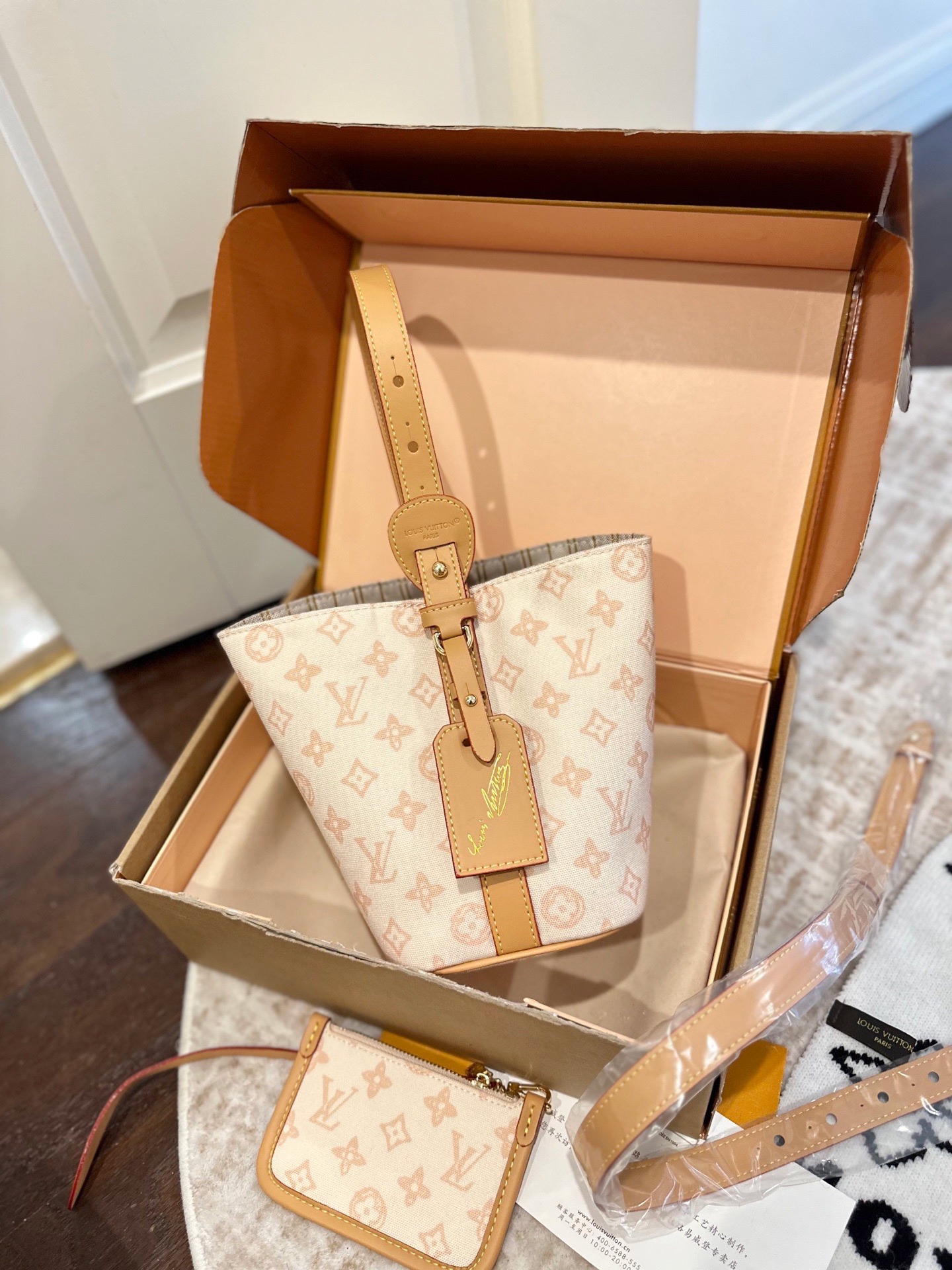 Cheap Louis Vuitton AAA Quality Handbags in 234099, $50 USD- [IB234099] - Replica Louis Vuitton AAA Quality Handbags