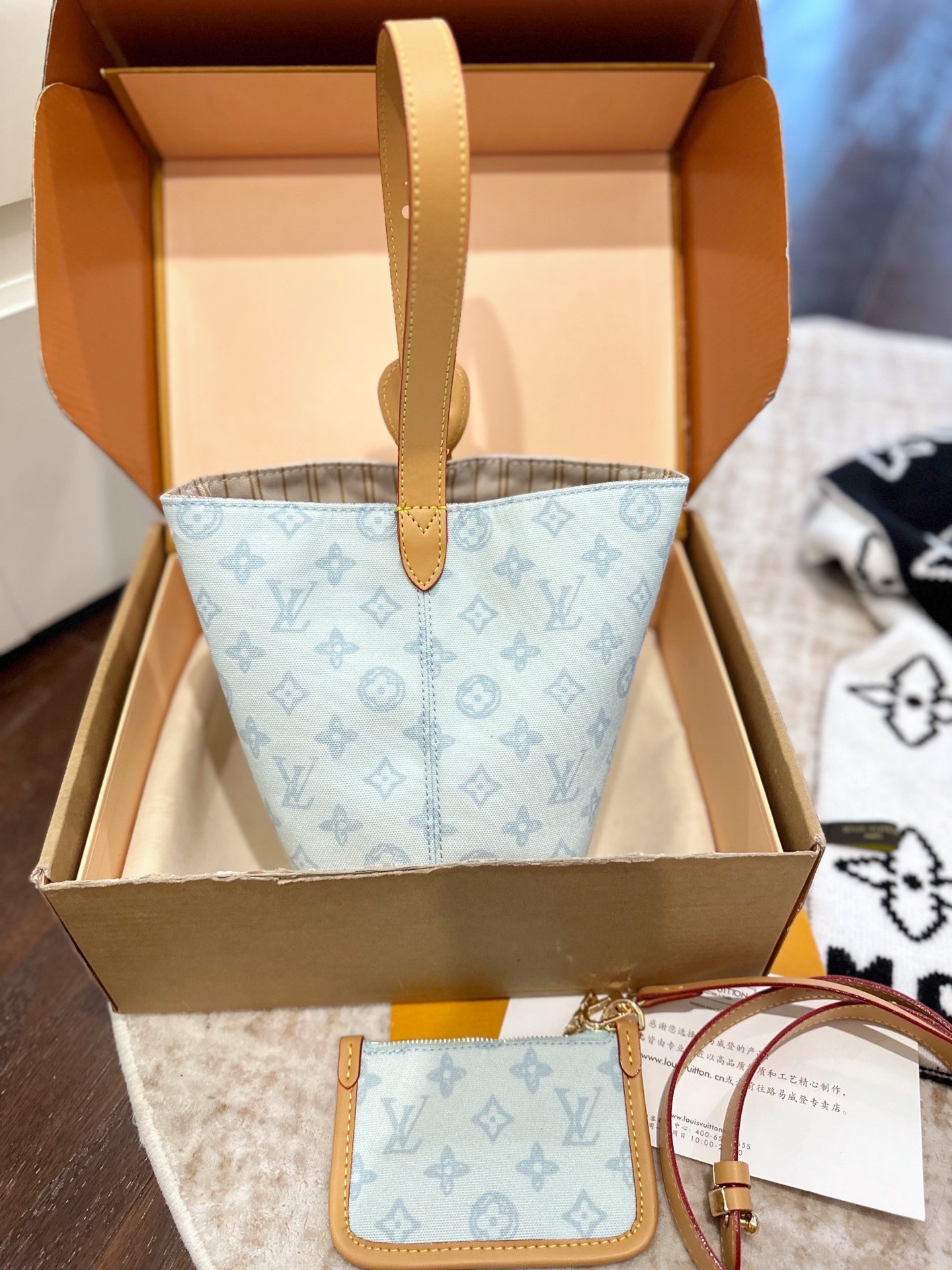 Cheap Louis Vuitton AAA Quality Handbags in 234100, $50 USD- [IB234100] - Replica Louis Vuitton AAA Quality Handbags