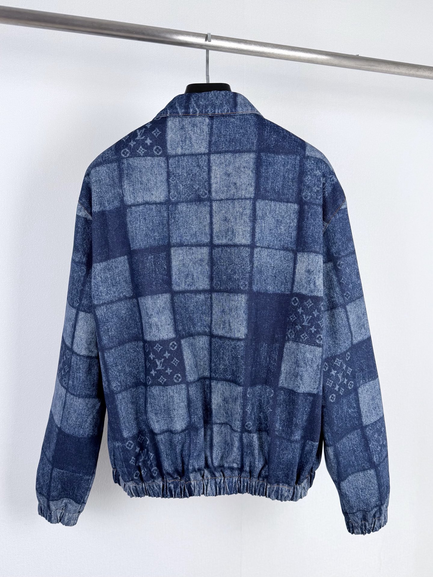 Cheap Louis Vuitton Thin Jackets For Men in 234221, $130 USD- [IB234221] - Replica Louis Vuitton Thin Jackets For Men