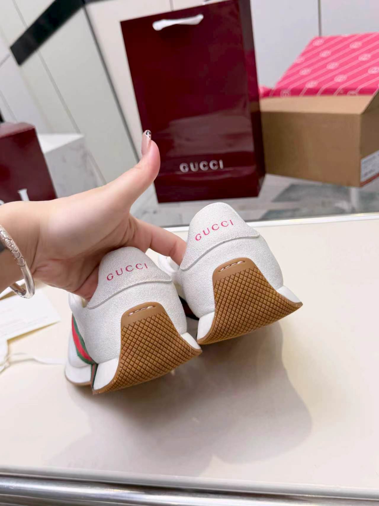 Cheap Gucci Sneakers For Men in 235639, $85 USD- [IB235639] - Replica Gucci Sneakers For Men
