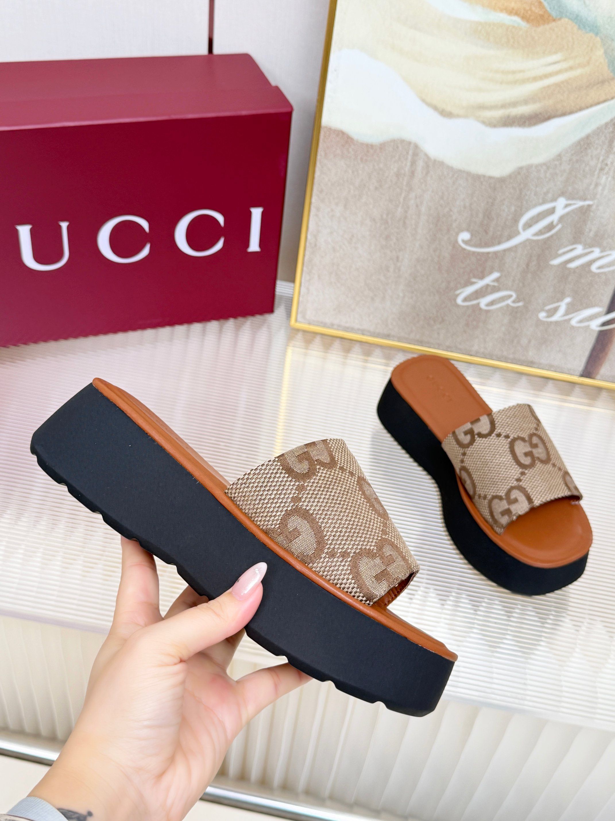 Cheap Gucci Slippers For Women in 235706, $70 USD- [IB235706] - Replica Gucci Slippers For Women