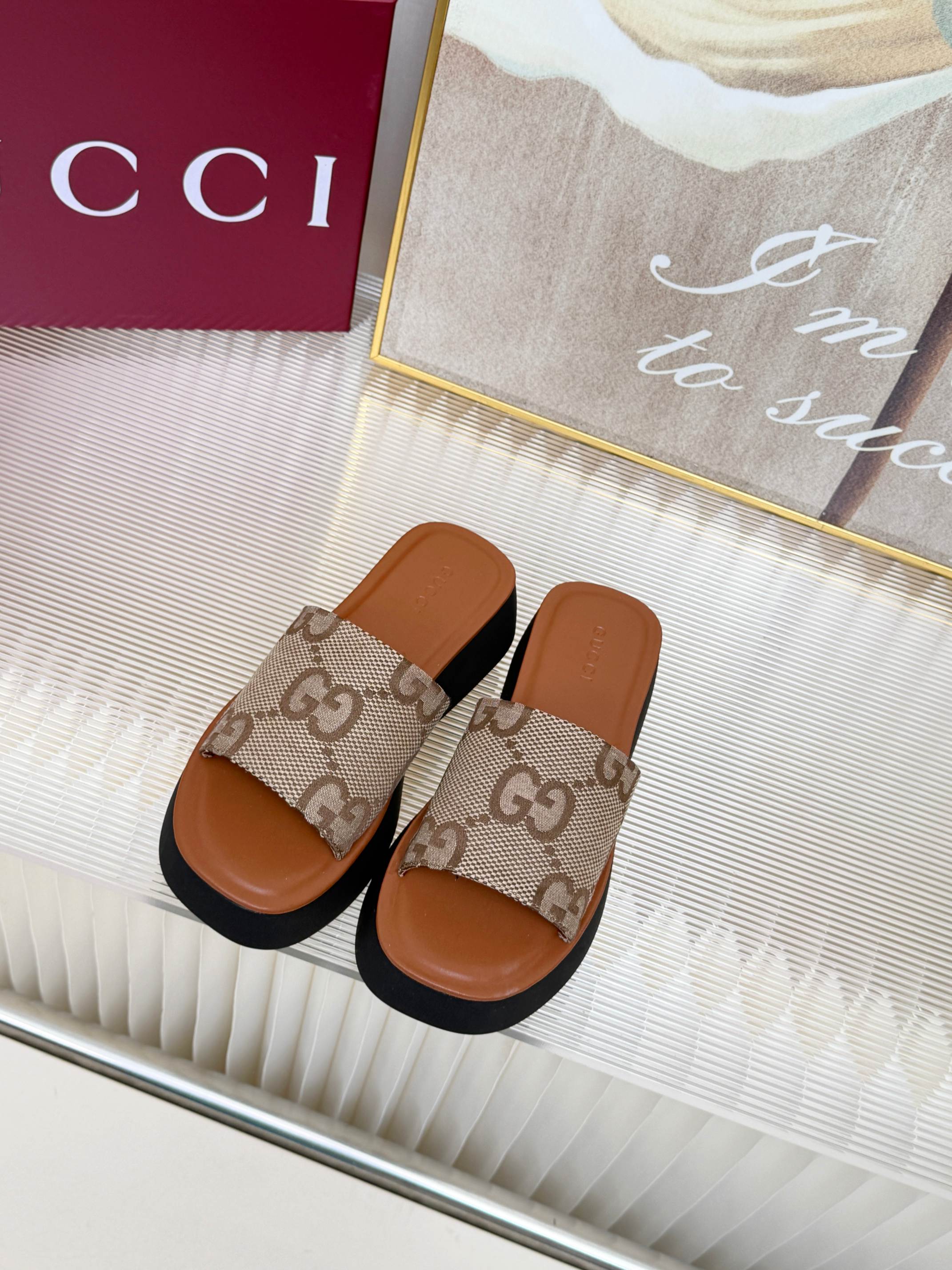 Cheap Gucci Slippers For Women in 235706, $70 USD- [IB235706] - Replica Gucci Slippers For Women