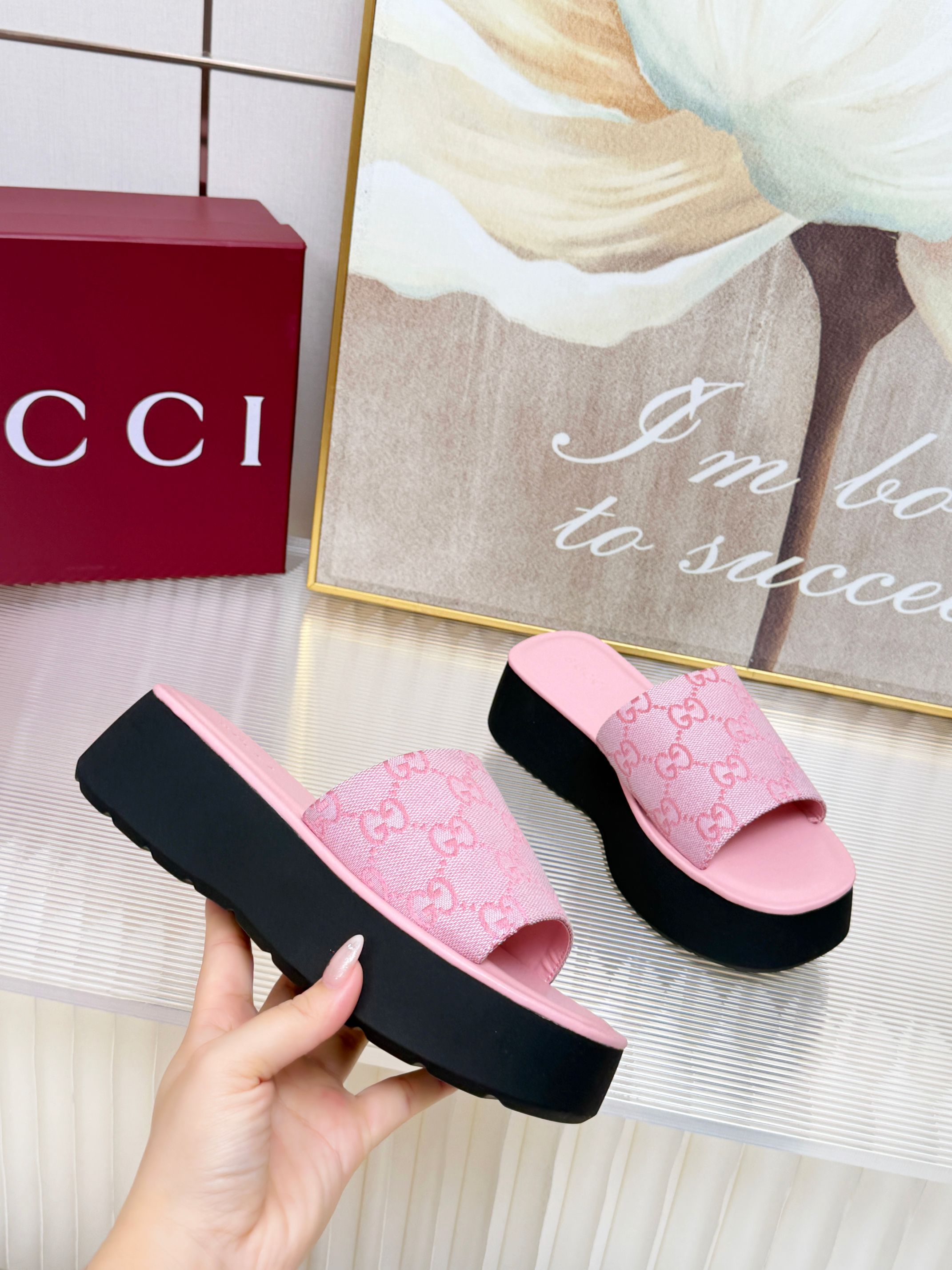 Cheap Gucci Slippers For Women in 235711, $70 USD- [IB235711] - Replica Gucci Slippers For Women