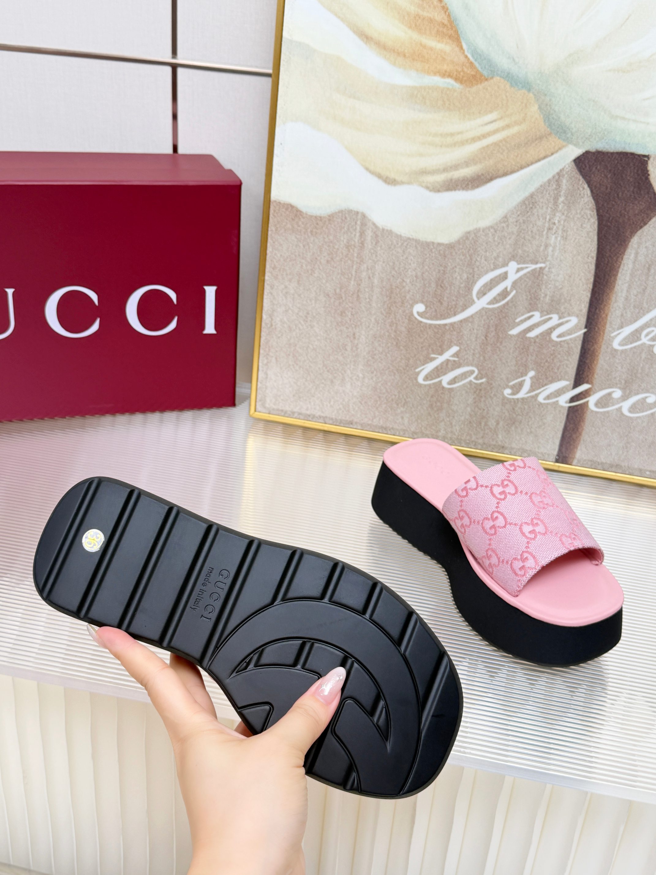 Cheap Gucci Slippers For Women in 235711, $70 USD- [IB235711] - Replica Gucci Slippers For Women