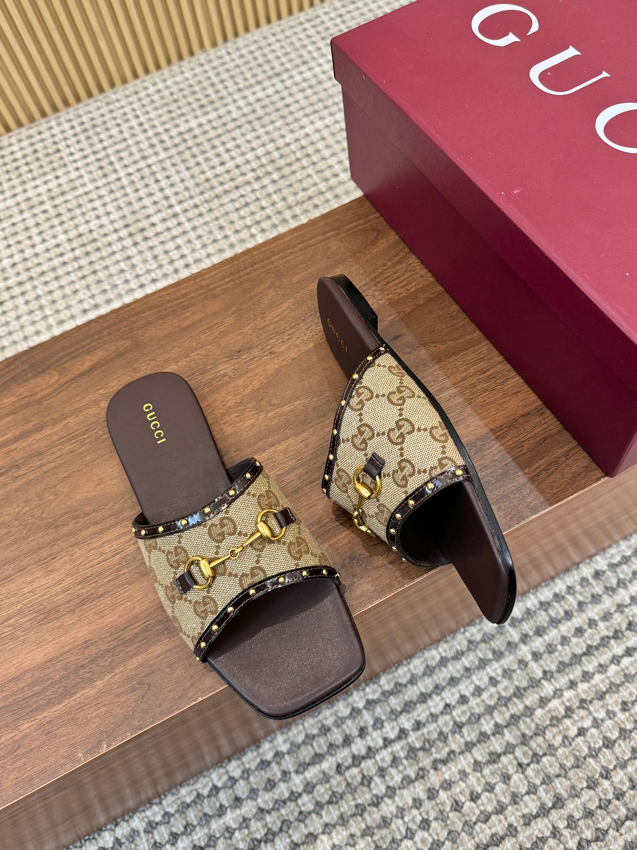 Cheap Gucci Slippers For Women in 235732, $70 USD- [IB235732] - Replica Gucci Slippers For Women