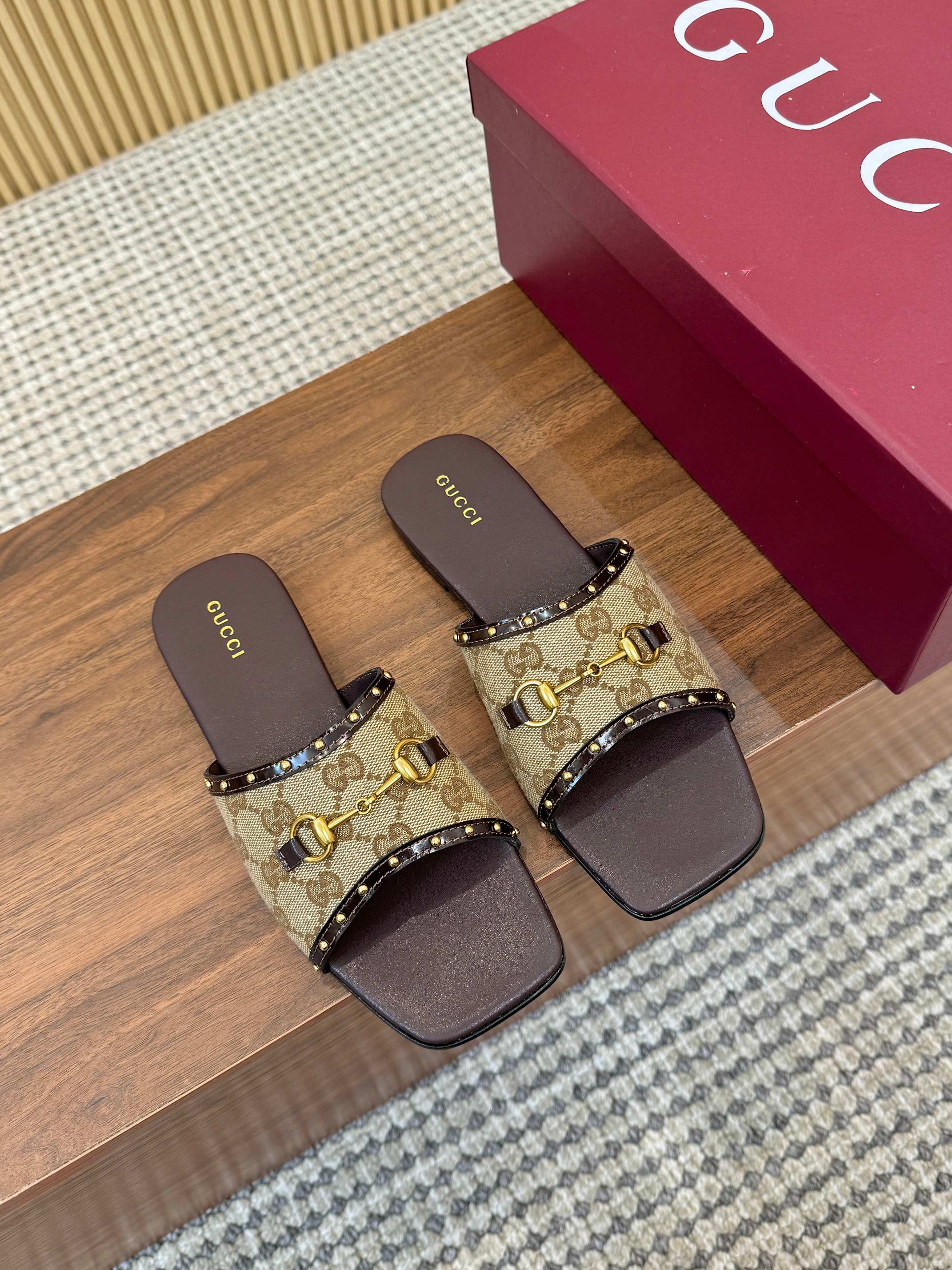 Cheap Gucci Slippers For Women in 235732, $70 USD- [IB235732] - Replica Gucci Slippers For Women