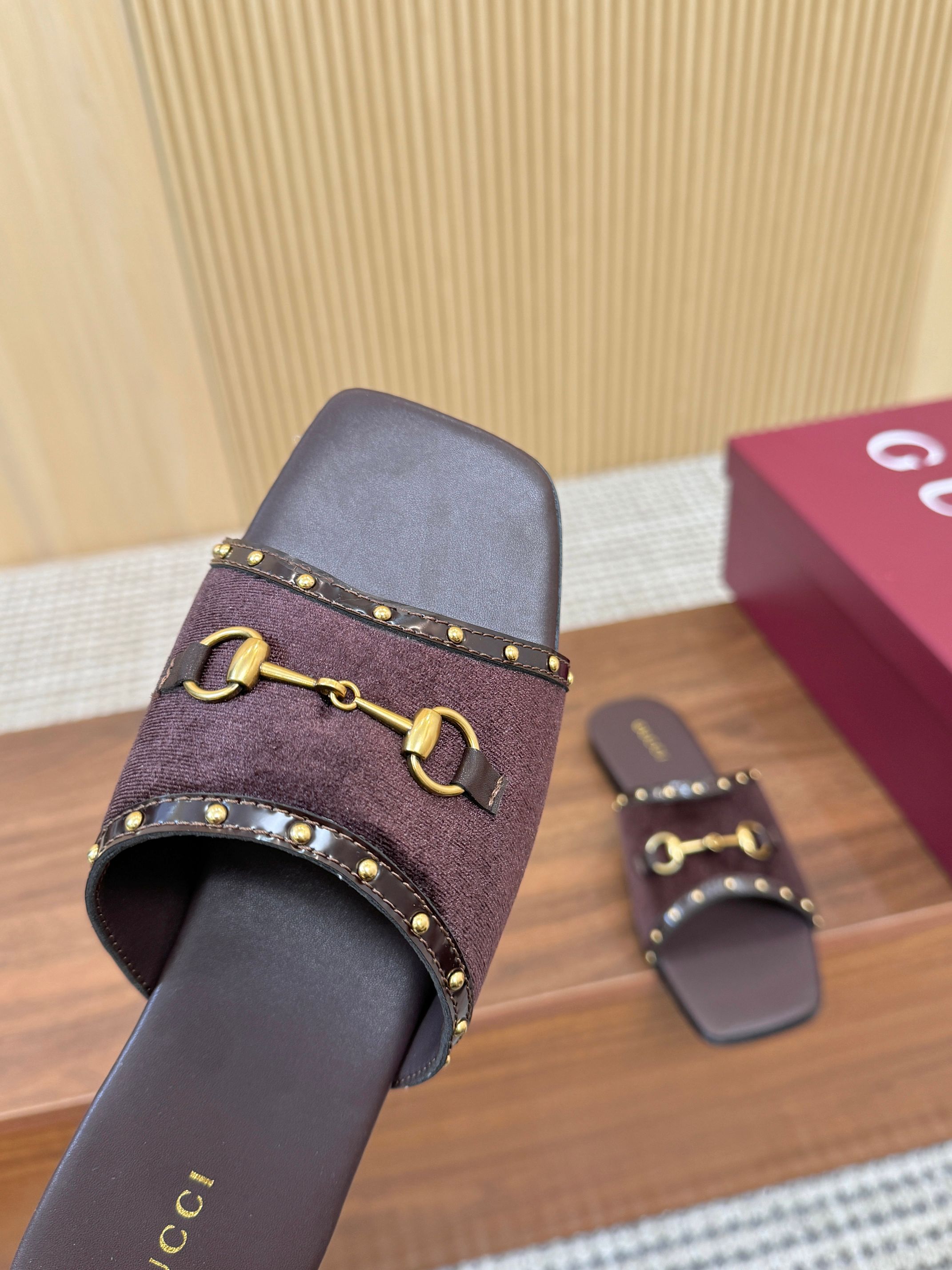 Cheap Gucci Slippers For Women in 235734, $70 USD- [IB235734] - Replica Gucci Slippers For Women