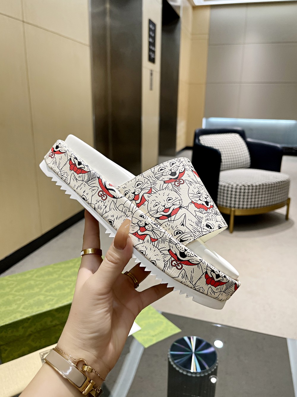 Cheap Gucci Slippers For Women in 235744, $70 USD- [IB235744] - Replica Gucci Slippers For Women