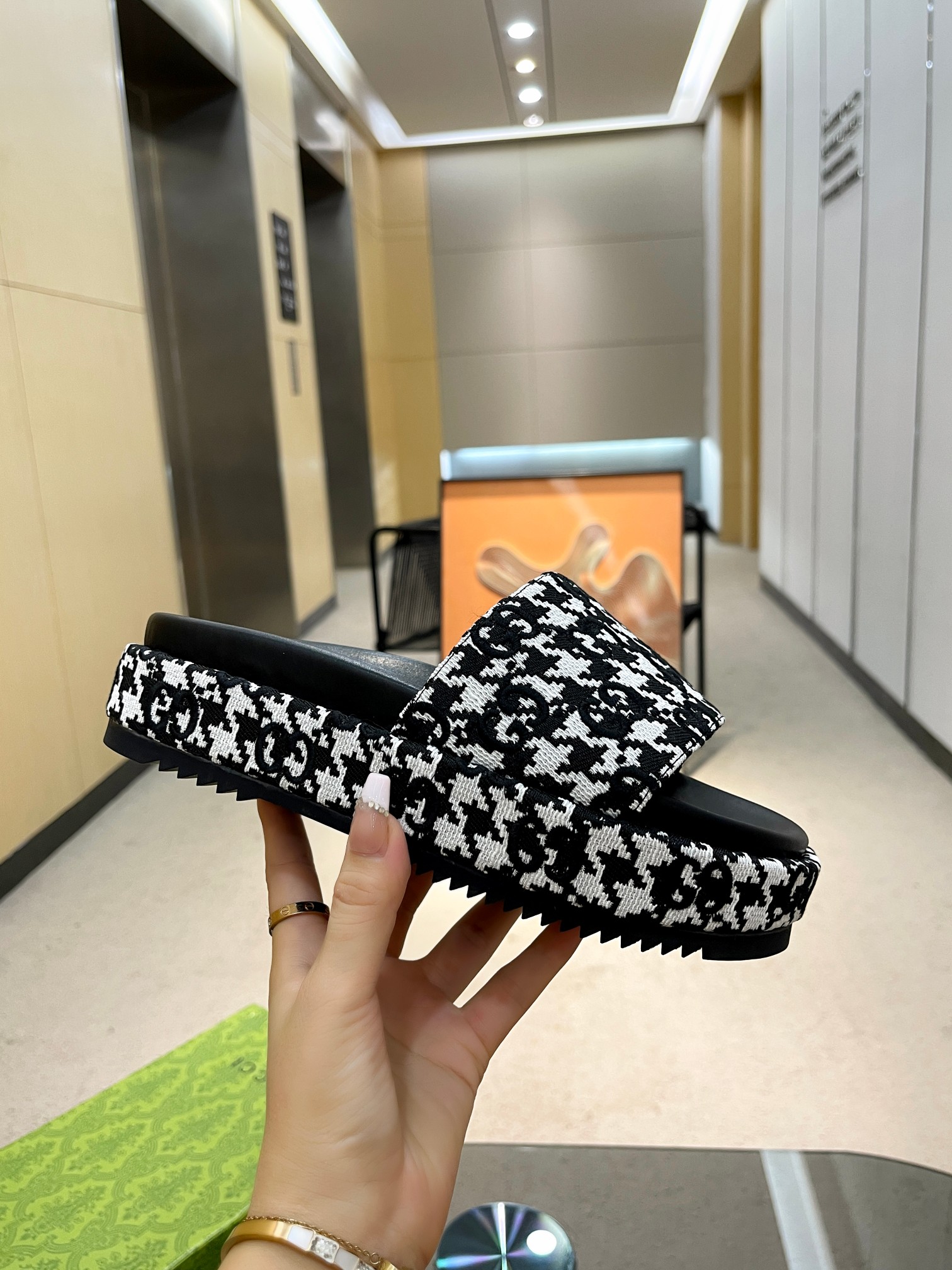 Cheap Gucci Slippers For Women in 235750, $70 USD- [IB235750] - Replica Gucci Slippers For Women