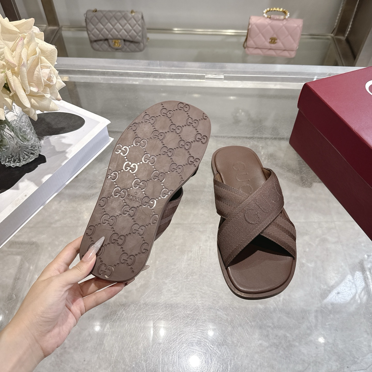 Cheap Gucci Slippers For Men in 235756, $70 USD- [IB235756] - Replica Gucci Slippers For Men
