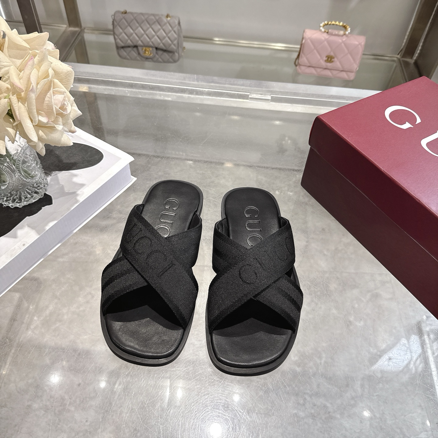 Cheap Gucci Slippers For Men in 235757, $70 USD- [IB235757] - Replica Gucci Slippers For Men