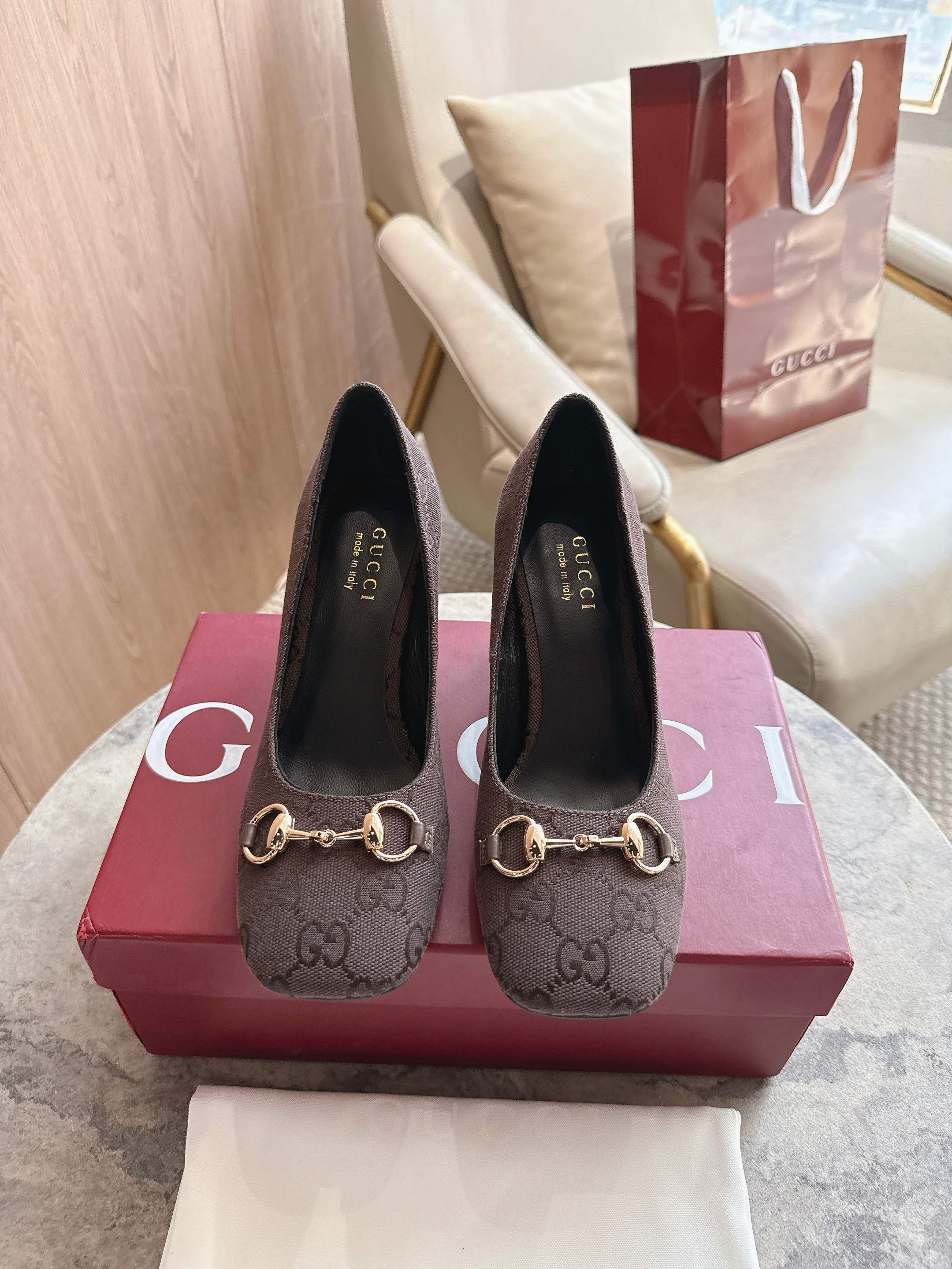 Cheap Gucci Sandals And Pumps For Women in 235829, $85 USD- [IB235829] - Replica Gucci Sandals And Pumps For Women