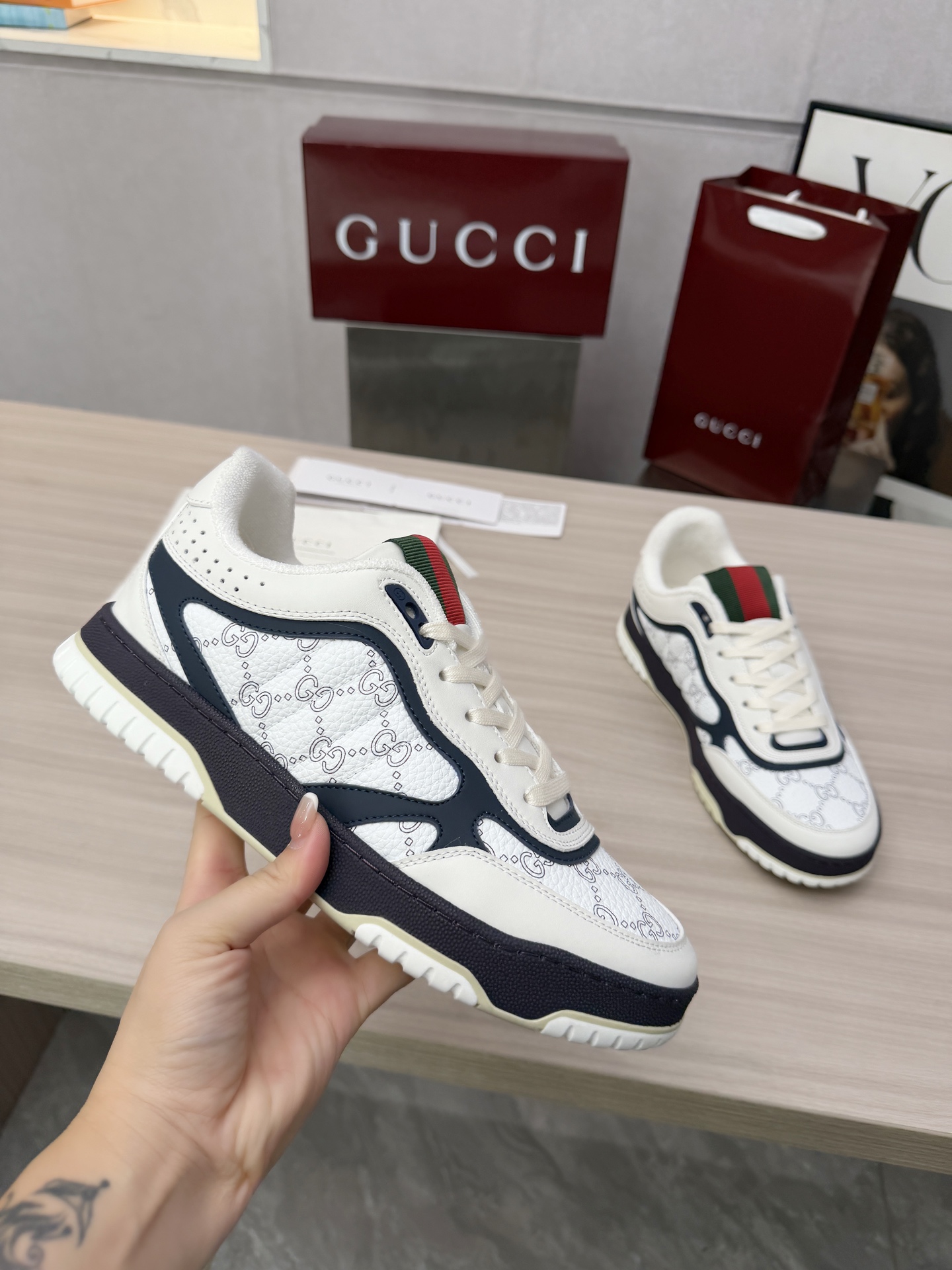 Cheap Gucci Sneakers For Men in 235844, $85 USD- [IB235844] - Replica Gucci Sneakers For Men