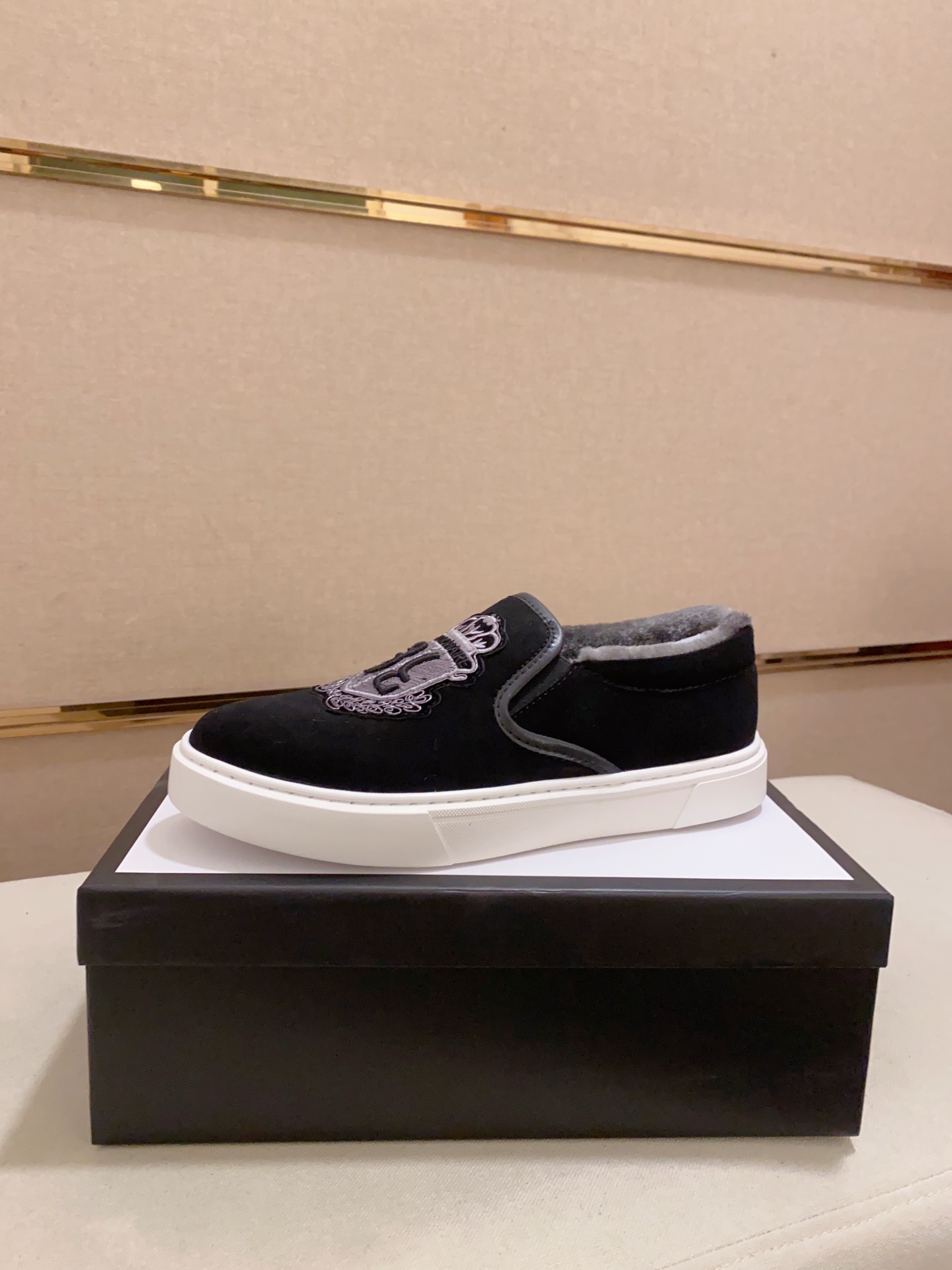 Cheap Gucci Loafers And Drivers For Men in 235929, $65 USD- [IB235929] - Replica Gucci Loafers And Drivers For Men