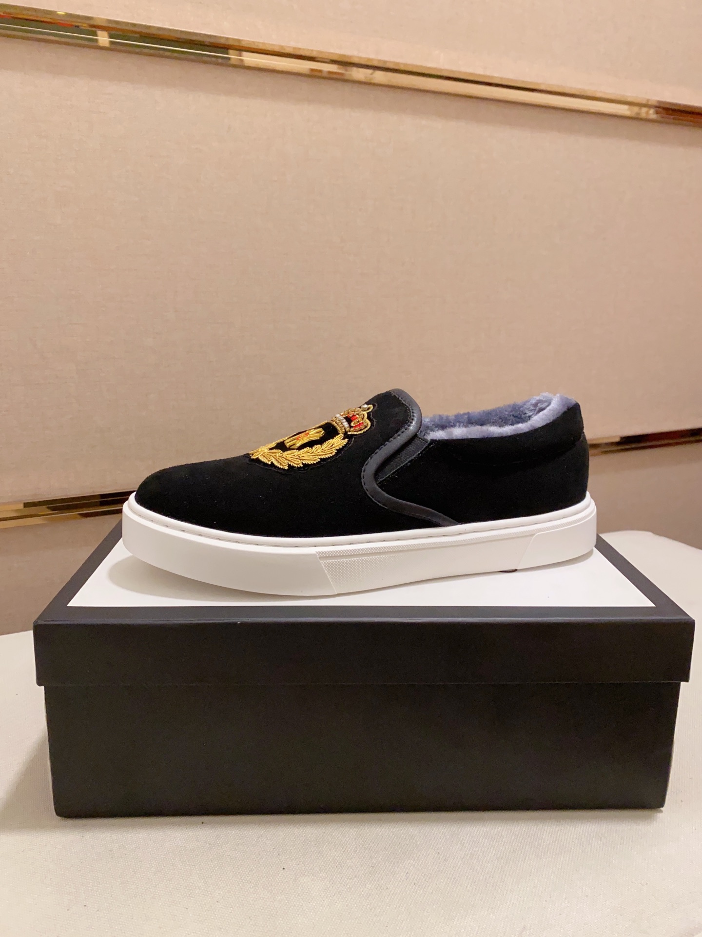Cheap Gucci Loafers And Drivers For Men in 235930, $65 USD- [IB235930] - Replica Gucci Loafers And Drivers For Men