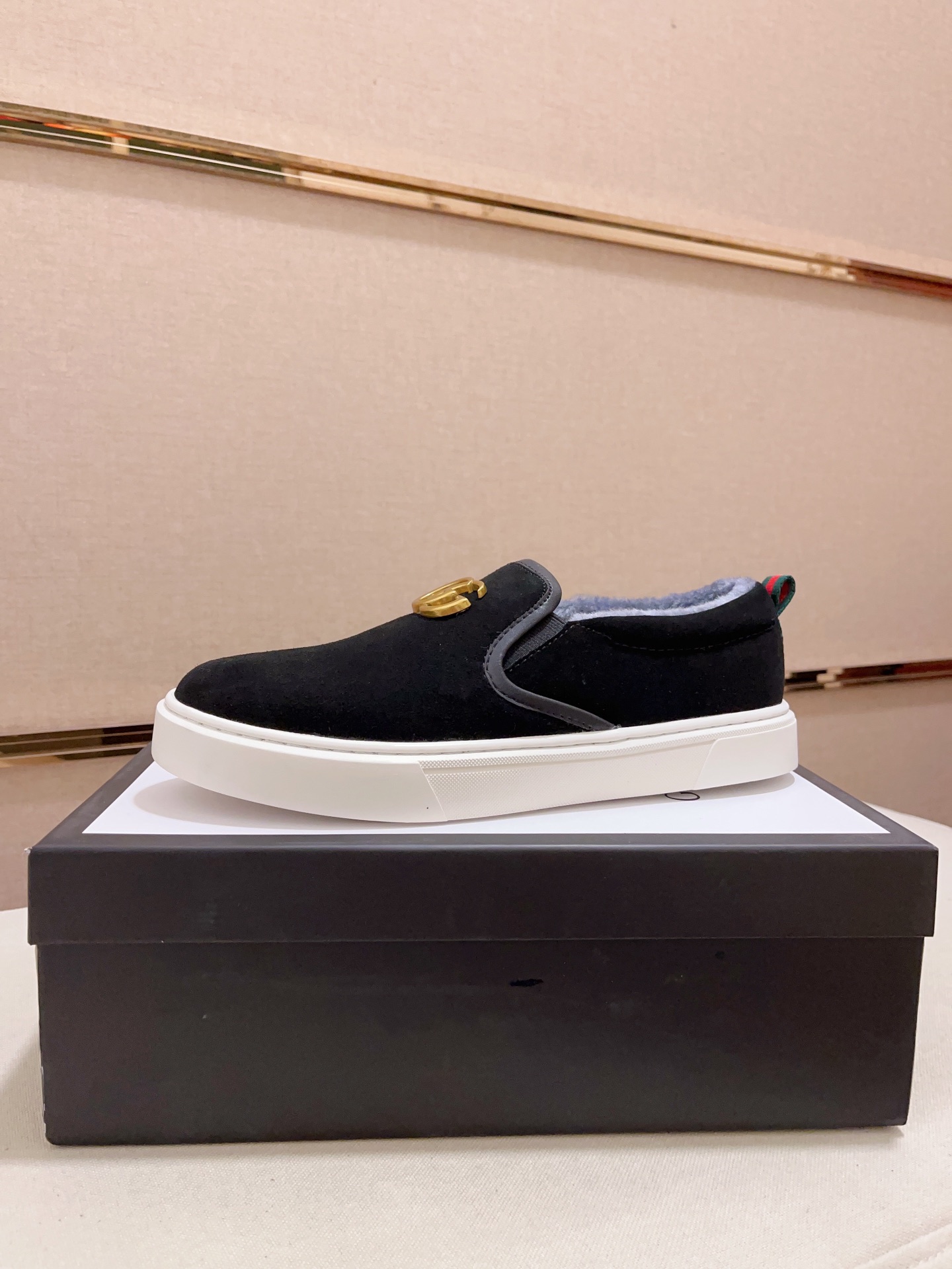 Cheap Gucci Loafers And Drivers For Men in 235931, $65 USD- [IB235931] - Replica Gucci Loafers And Drivers For Men