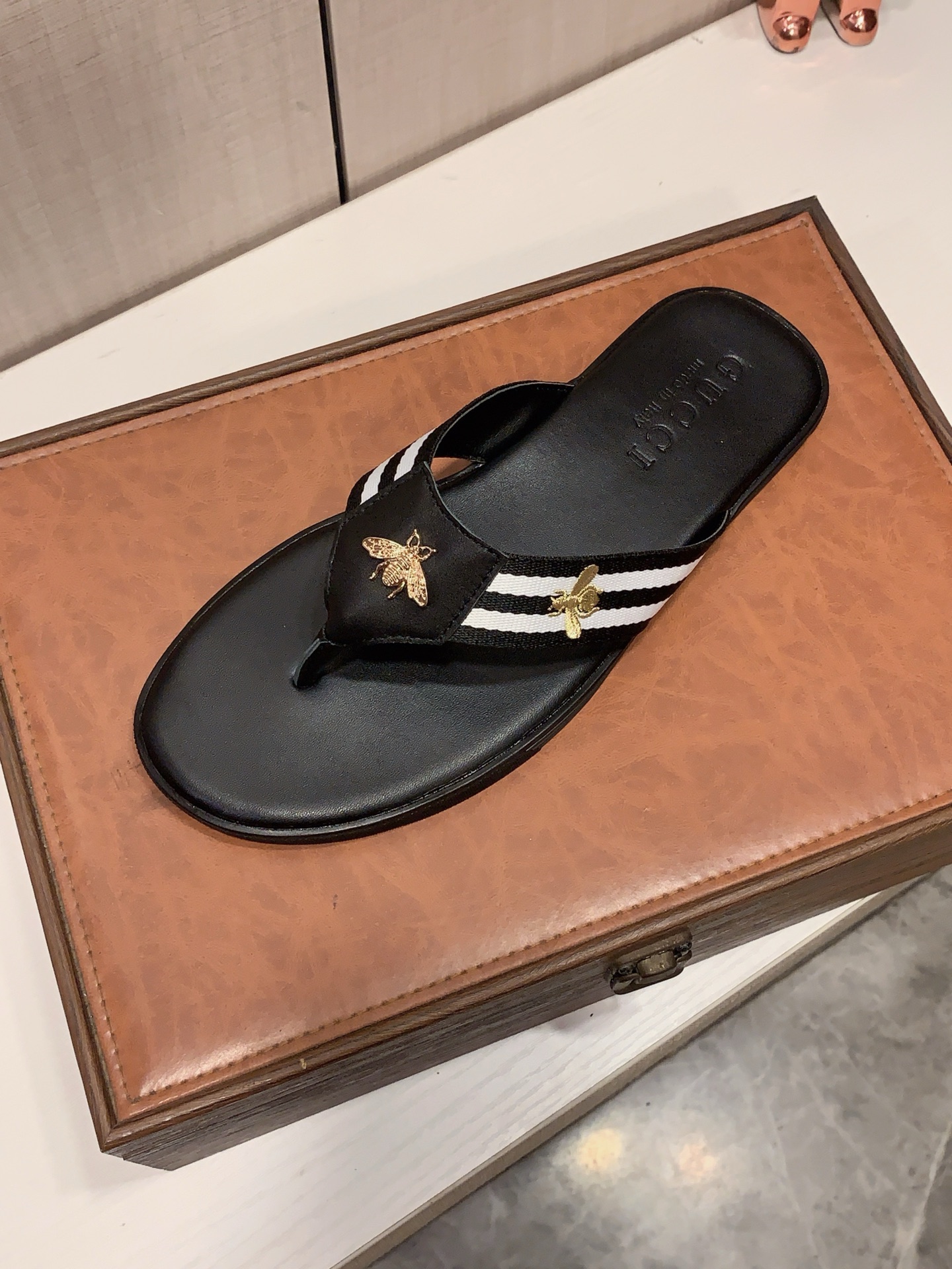 Cheap Gucci Slippers For Men in 235952, $40 USD- [IB235952] - Replica Gucci Slippers For Men