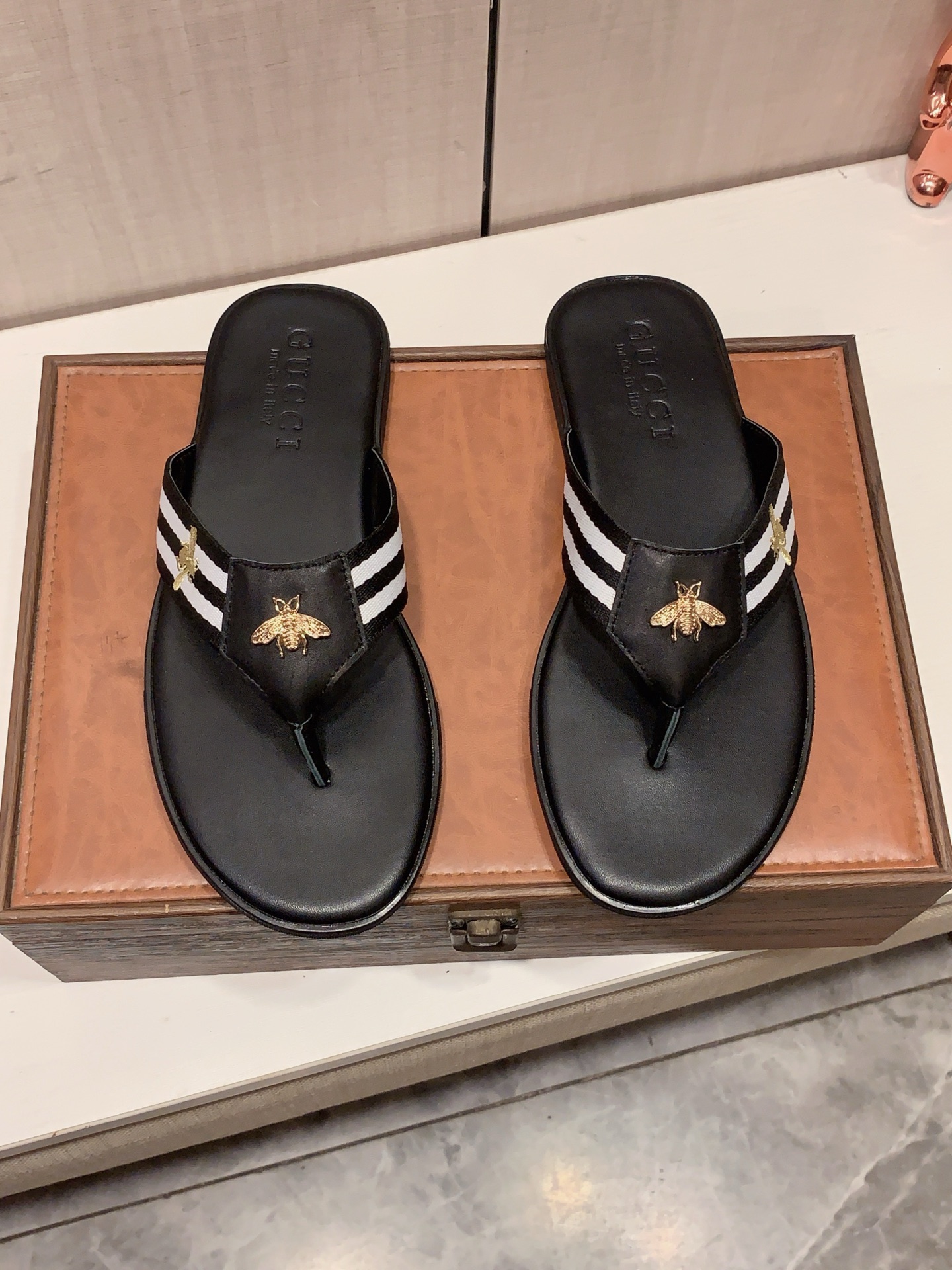 Cheap Gucci Slippers For Men in 235952, $40 USD- [IB235952] - Replica Gucci Slippers For Men