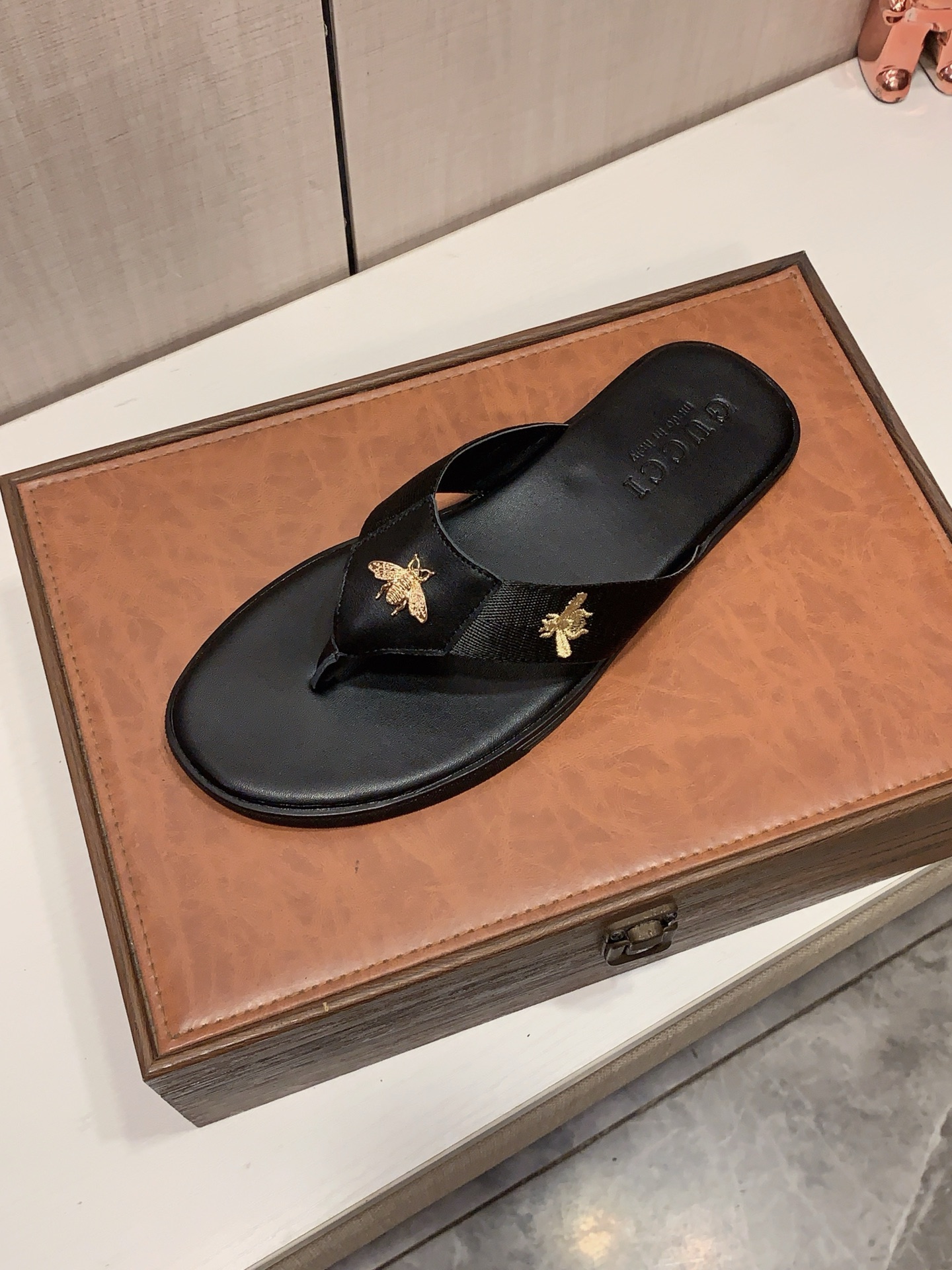 Cheap Gucci Slippers For Men in 235953, $40 USD- [IB235953] - Replica Gucci Slippers For Men