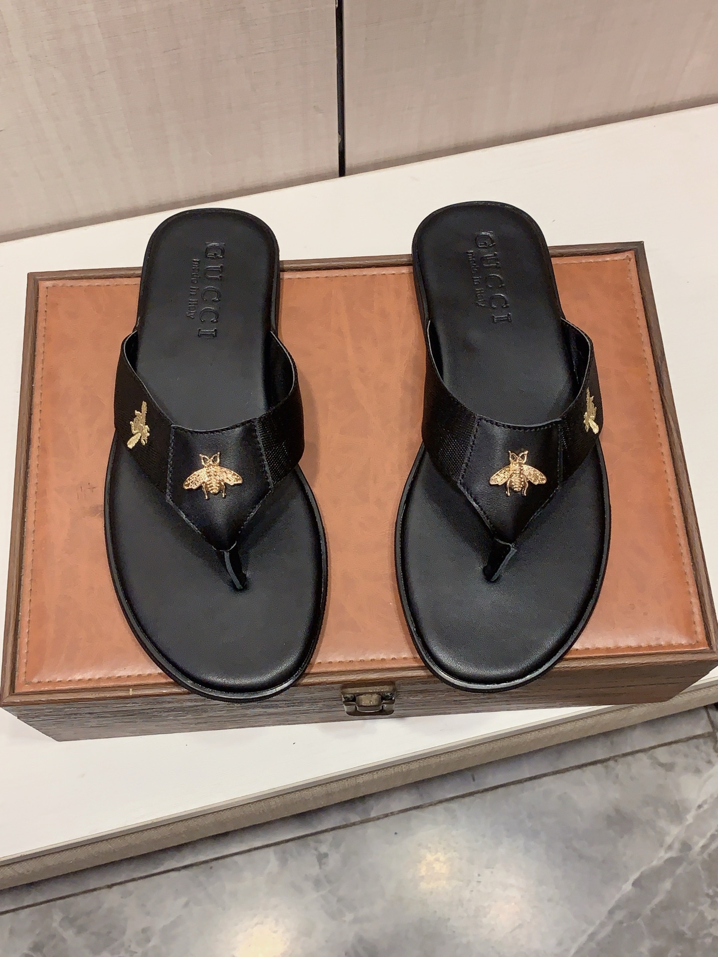 Cheap Gucci Slippers For Men in 235953, $40 USD- [IB235953] - Replica Gucci Slippers For Men