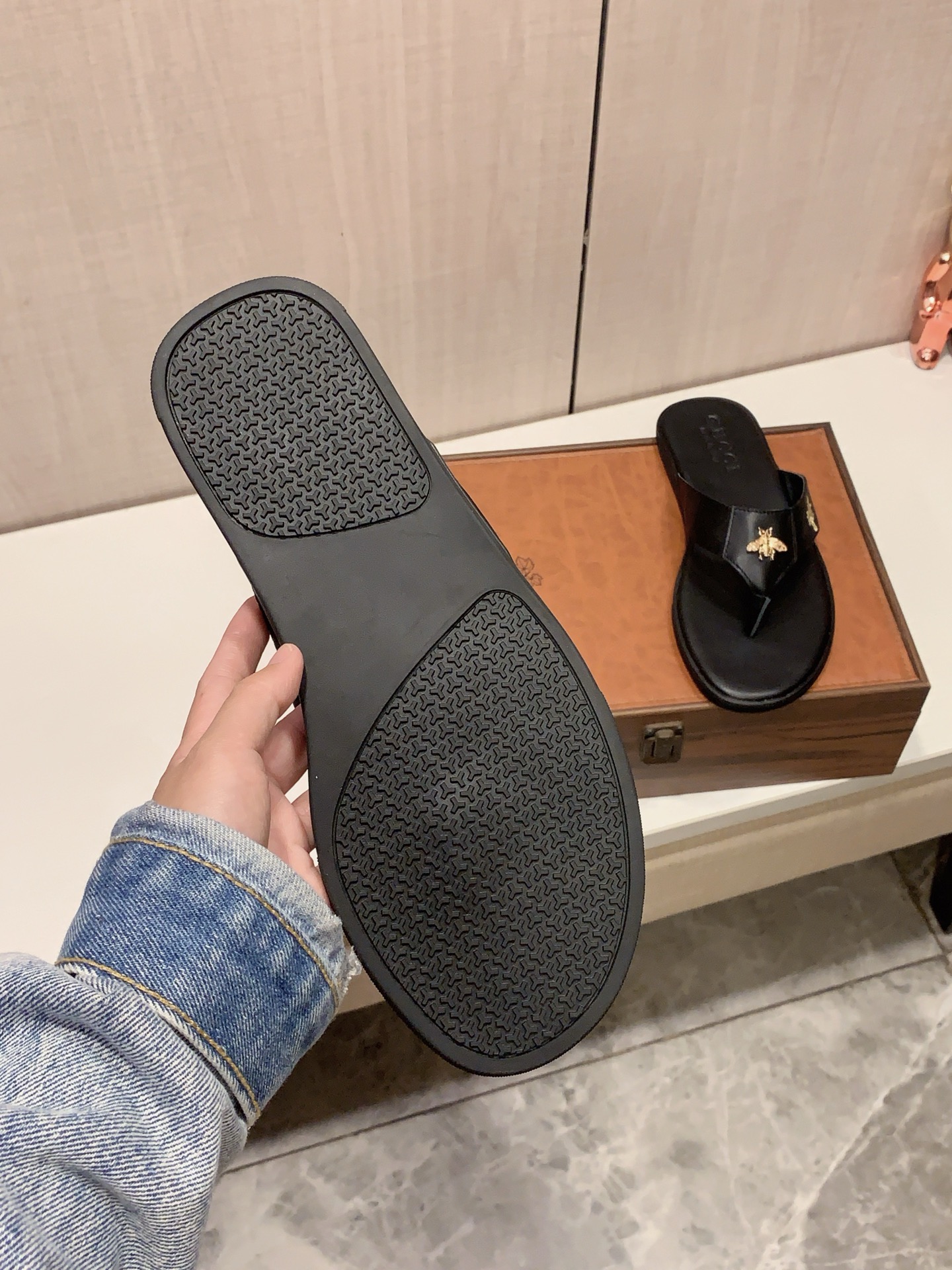 Cheap Gucci Slippers For Men in 235953, $40 USD- [IB235953] - Replica Gucci Slippers For Men