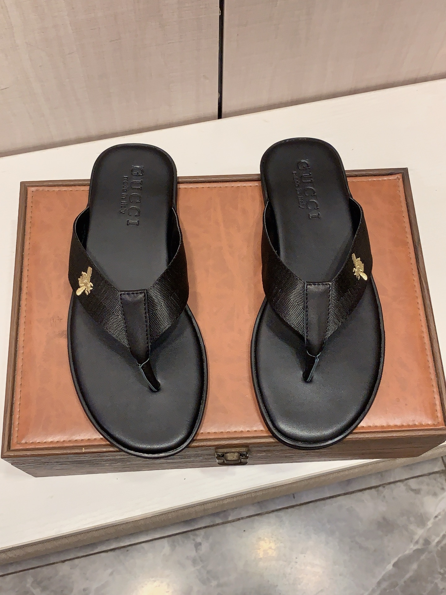 Cheap Gucci Slippers For Men in 235954, $40 USD- [IB235954] - Replica Gucci Slippers For Men