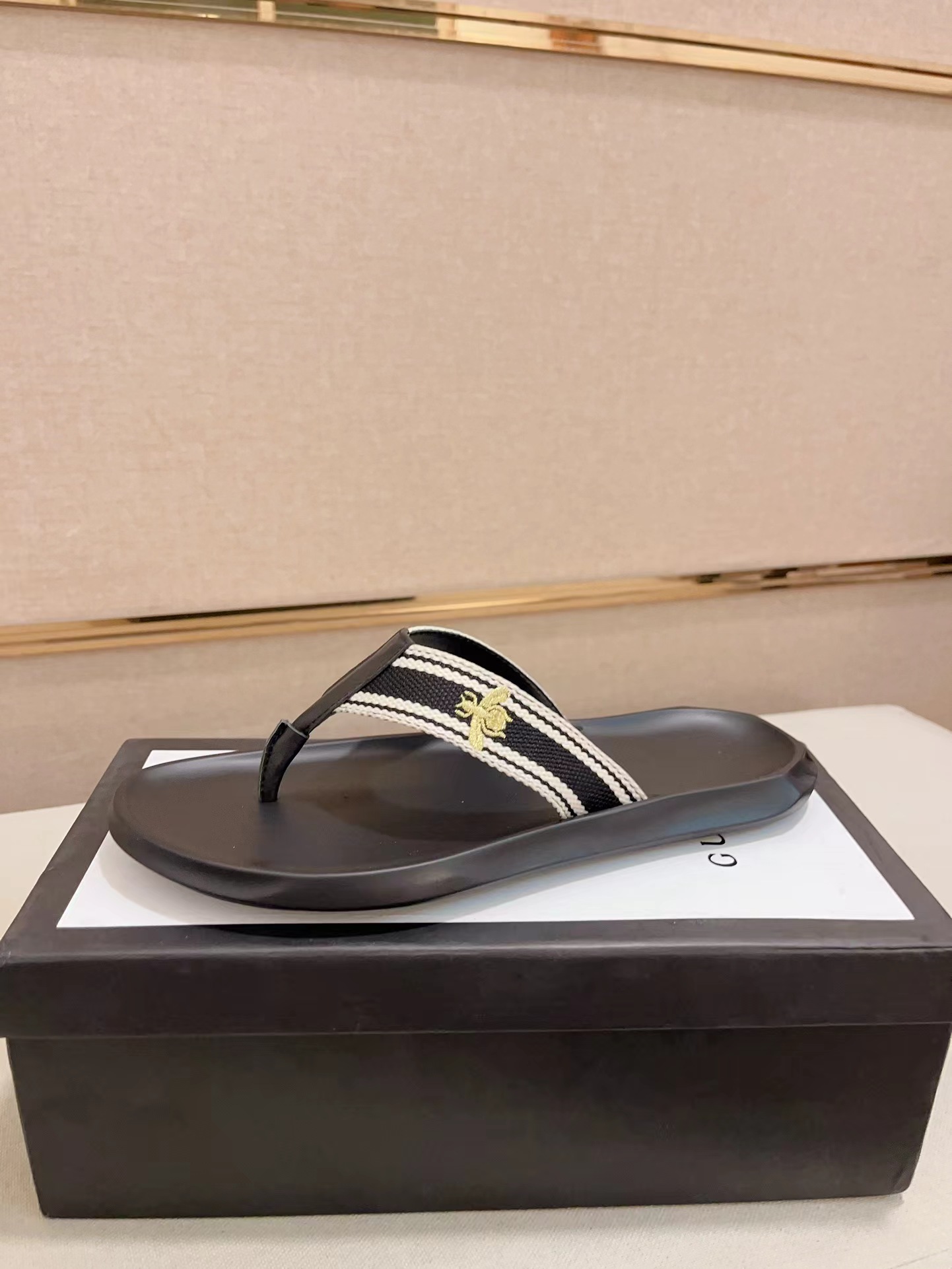 Cheap Gucci Slippers For Men in 235956, $40 USD- [IB235956] - Replica Gucci Slippers For Men