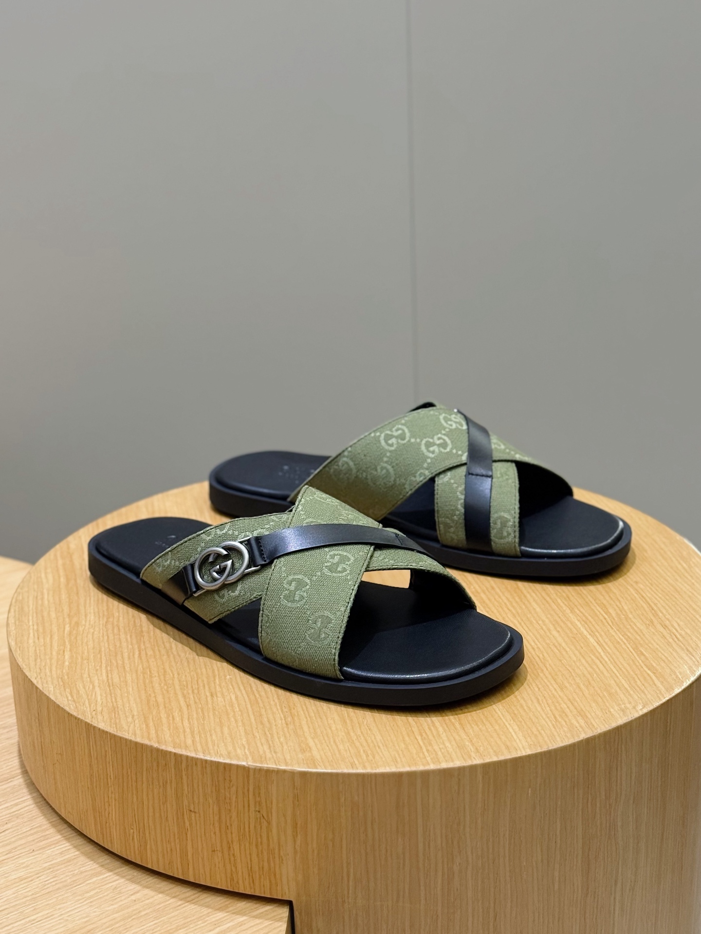 Cheap Gucci Slippers For Men in 236048, $55 USD- [IB236048] - Replica Gucci Slippers For Men