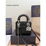 Dior AAA Quality Handbags in 230947